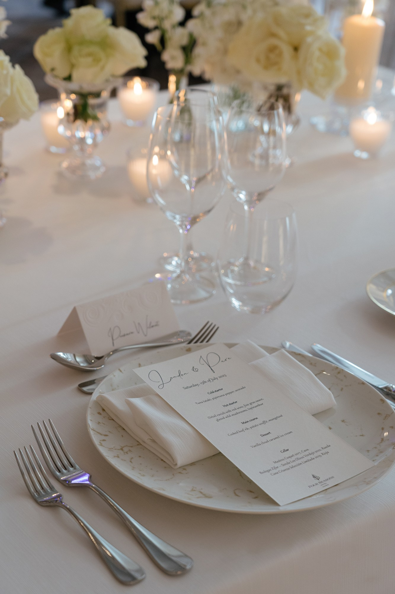 Wedding in famous Four Seasons Hotel, Madrid. Wedding photographer videographer Spain