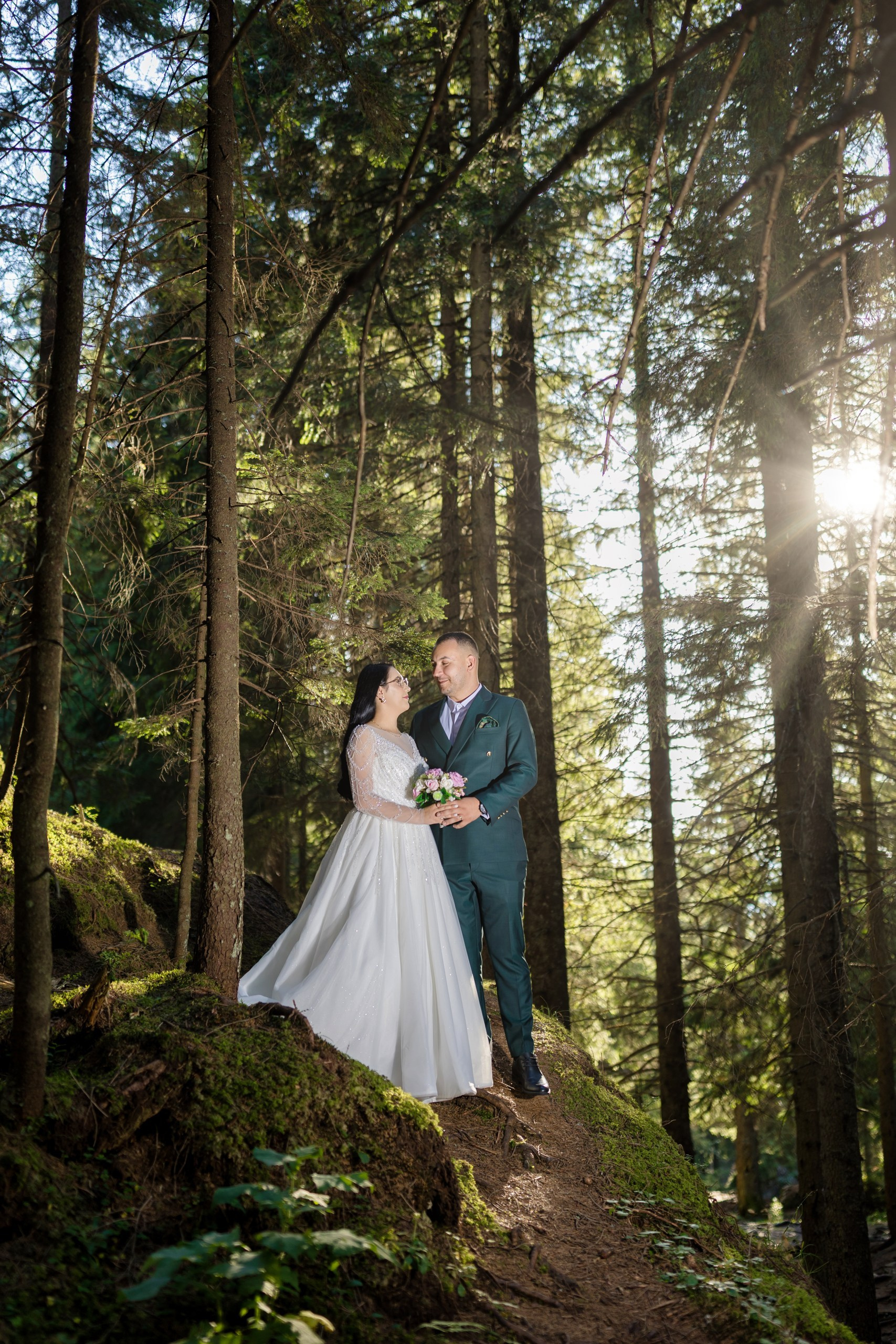 - nunta--fotograf-profesionist-botosani - fotografie-nunta-romantica - imagini-nunta-in-natura-alin-chirila-fotograf - fotografii-cuplu-indragostit-nunta-botosani - sedinta-foto-miri-andrei-iustina-alinofotostudio - amintiri-din-nunta-realizate-de-fotograf-profesionist - povestea-nuntii-andrei-si-iustina-in-imagini-alinofotostudio-fotograf evenimente- evenimente Botoșani -fotograf Suceava - fotograf Iași- servicii foto. servicii foto Botoșani. servicii foto video Botoșani. fotograf nunta. fotograf evenimente. fotograf nunta Botoșani. Alin chirila. Alin chirila fotograf. Alinofotostudio.- servicii foto. servicii foto Botoșani. servicii foto video Botoșani. fotograf nunta. fotograf evenimente. fotograf nunta Botoșani. Alin chirila. Alin chirila fotograf. Alinofotostudio.fotograf stare civilă,poze stare civilă,album foto stare civilă,servicii foto suceava,fotograf evenimente suceava,fotograf nuntă suceava,poze cununie civilă,ședință foto stare civilă,sesiune foto suceava,fotograf profesionist suceava,fotograf botosani,stare civila botosani,alinofotostudio,alin chirila fotograf.servicii foto. servicii foto Botoșani. servicii foto video Botoșani. fotograf nunta. fotograf evenimente. fotograf nunta Botoșani. Alin chirila. Alin chirila fotograf. Alinofotostudio.fotograf stare civilă,poze stare civilă,album foto stare civilă,servicii foto suceava,fotograf evenimente suceava,fotograf nuntă suceava,poze cununie civilă,ședință foto stare civilă,sesiune foto suceava,fotograf profesionist suceava,fotograf botosani,stare civila povestitor prin fotografiebotosani,alinofotostudio,alin chirila fotograf,servicii foto. servicii foto Botoșani. servicii foto video Botoșani. fotograf nunta. fotograf evenimente. fotograf nunta Botoșani. Alin chirila. Alin chirila fotograf. Alinofotostudio.fotograf stare civilă,poze stare civilă,album foto stare civilă,servicii foto suceava,fotograf evenimente suceava,fotograf nuntă suceava,poze cununie civilă,ședință foto stare civilă,sesiune foto suceava,fotograf profesionist suceava,fotograf botosani,stare civila botosani,alinofotostudio,alin chirila fotograf,cununie religioasă botoșani,andreea și neculai,capela militară botoșani,foto conacul zăicești,fotograf nuntă botoșani,fotograf cununie religioasă,foto evenimente botoșani,poze cununie capela militară,ședință foto zăicești,fotograf profesionist botoșaniMire și mireasă – Sergiu & Liliana – ziua nunții, 2024 - Emoții în ziua nunții – Sergiu și Liliana - Dansul mirilor – fotografie artistică nuntă 2024 - Sedinta foto romantică în natură – Sergiu & Liliana - Rochia de mireasă și detalii de nuntă elegan-Album de cununie civilă Florin și Anda – Fotografii profesionale realizate de Alin Chirilă în Botoșani -fotograf prin fotografie-Ședință foto Trash the Dress pe muntele Rarău cu Iulian și Iuliana – fotografie de cuplu, natură montană, emoție autentică surprinsă de Alin Chirilă, povestitor prin fotografie.- "Iulian și Iuliana pe crestele Rarăului – fotografie Trash the Dress în natură" - "Cuplu îmbrățișat la apus pe muntele Rarău – ședință foto după nuntă" - "Rochie de mireasă în vânt pe munte – Trash the Dress Rarău-1. Iulian și Iuliana pe muntele Rarău – ședință foto Trash the Dress în natură, cu peisaj montan spectaculos 2. Cuplu în îmbrățișare pe Rarău – emoție autentică surprinsă după nuntă 3. Rochie de mireasă în bătaia vântului – fotografie artistică Trash the Dress în munți 4. Mire și mireasă privind spre orizont – dragoste și libertate pe muntele Rarău 5. Iuliana zâmbind în rochia de mireasă – portret în natură, Trash the Dress 6. Iulian ținându-și mireasa de mână – ședință foto romantică pe munte 7. Detaliu cu rochia pe stâncă – estetică naturală Trash the Dress Rarău 8. Cuplu în mers pe poteca Rarăului – fotografie simbolică de după nuntă 9. Apus de soare pe Rarău în spatele mirilor – imagine de poveste Trash the Dress 10. Iulian și Iuliana râzând împreună – momente autentice surprinse de Alin Chirilă, povestitor prin fotografie