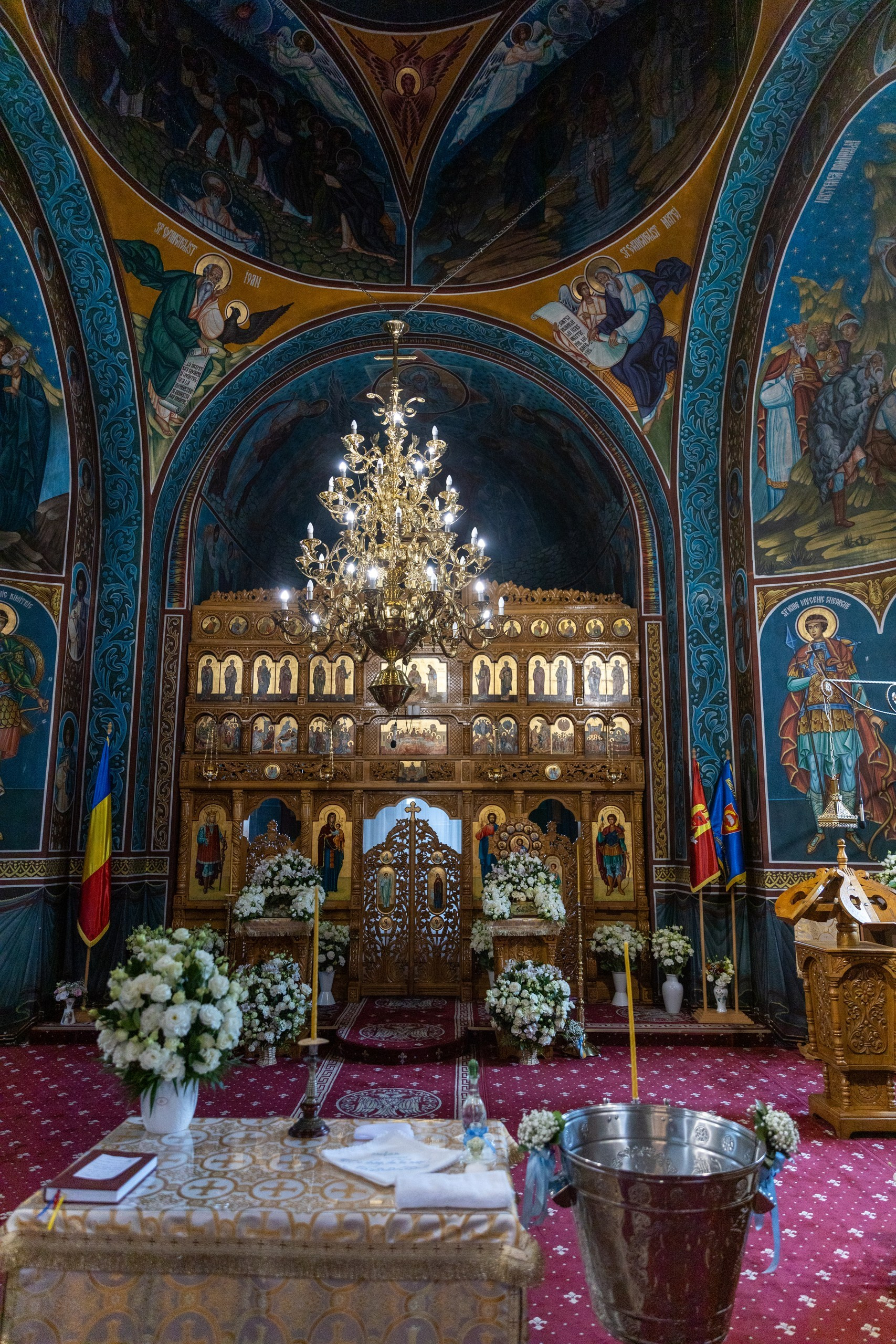 fotograf botez , fotografie botez Botoșani, fotograf Alin Chirilă, amintiri botez, fotografii botez, botez Miruna Parascheva, fotograf copii, fotografie botez în Botoșani-alt="botez , fotografie botez Alin Chirilă, amintiri botez, fotografii emoționante botez Botoșani"-- fotografii-botez-bebelus- amintiri-botez-micuț- moment-sfânt-crestinare- fotografie-emotionanta-botez- detalii-botez-bebelusi- parinti-fericiti-la-botez- fotograf-botez-profesionist- botez-in-biserica-ortodoxa- micuț-botezat-cu-emoție- zâmbete-și-lacrimi-la-botez- bebeluș-la-cristelniță- decor-botez-colorat- botez-cu-dragoste-și-credință- emotie-pura-la-botez- fotograf-botez-botosani- botez-iasi-suceava-fotograf- amintiri-nepretuite-botez-- Preotul ținându-l pe micuțul Mathias Gabriel la botez, în biserica Înălțarea Domnului, Copălău - Detalii de la botezul lui Mathias – lumânare, trusou și icoană - Familia lui Mathias Gabriel alături de micuț, în ziua botezului - Portret emoționant cu mama și bebelușul în brațe, în biserică,fotograf profesionist evenimente Botoșani, Iași, Suceava, Fălticeni, Bacău, Pașcani, Roman - AlinoFotoStudio by Alin Chirilă - servicii foto nuntă, botez, cununie, ședințe foto creative, albume personalizate, fotografii emoționante și calitative pentru cele mai importante momente din viață,fotograf nuntă Botoșani Alin Chirilă, ședință foto botez Iași - AlinoFotoStudio, servicii fotograf profesionist evenimente Suceava, fotograf cununie civilă Fălticeni - Alin Chirilă, album foto nuntă personalizat Bacău.“Bebeluș botezat în biserică, ținut în brațe de nași” • “Detaliu cu lumânarea de botez decorată cu flori albe” • “Părinți emoționați alături de copilul lor la ceremonia de botez” • “Masa festivă de botez cu decor tematic și tort personalizat” • “Momentul în care preotul toarnă apă sfințită pe fruntea bebelușului” “Bebeluș în rochie albă de botez, zâmbind în brațele mamei” • “Detaliu cu cruciulița de botez așezată pe o pernă de satin” • “Părinți și nași aprinzând lumânările în timpul ceremoniei de botez” • “Tort de botez decorat cu figurine tematice și numele copilului” • “Copil botezat dormind liniștit în pătuțul decorat festiv” • “Momentul în care preotul binecuvântează copilul în fața altarului” • “Invitați adunându-se în jurul mesei festive la petrecerea de botez” • “Bebeluș ținând în mână o jucărie personalizată primită la botez” • “Familie fericită pozând împreună după ceremonia de botez” • “Decor tematic cu baloane și flori la locația petrecerii de botez” fotograf Botoșani fotograf evenimente fotograf botez Alin Chirila fotograf alinofotostudio.fotograf botez Amelis Maria, fotografie botez Botoșani, fotograf Alin Chirilă, amintiri botez, fotografii botez, botez Amelis Maria, fotograf copii, fotografie botez în Botoșani,