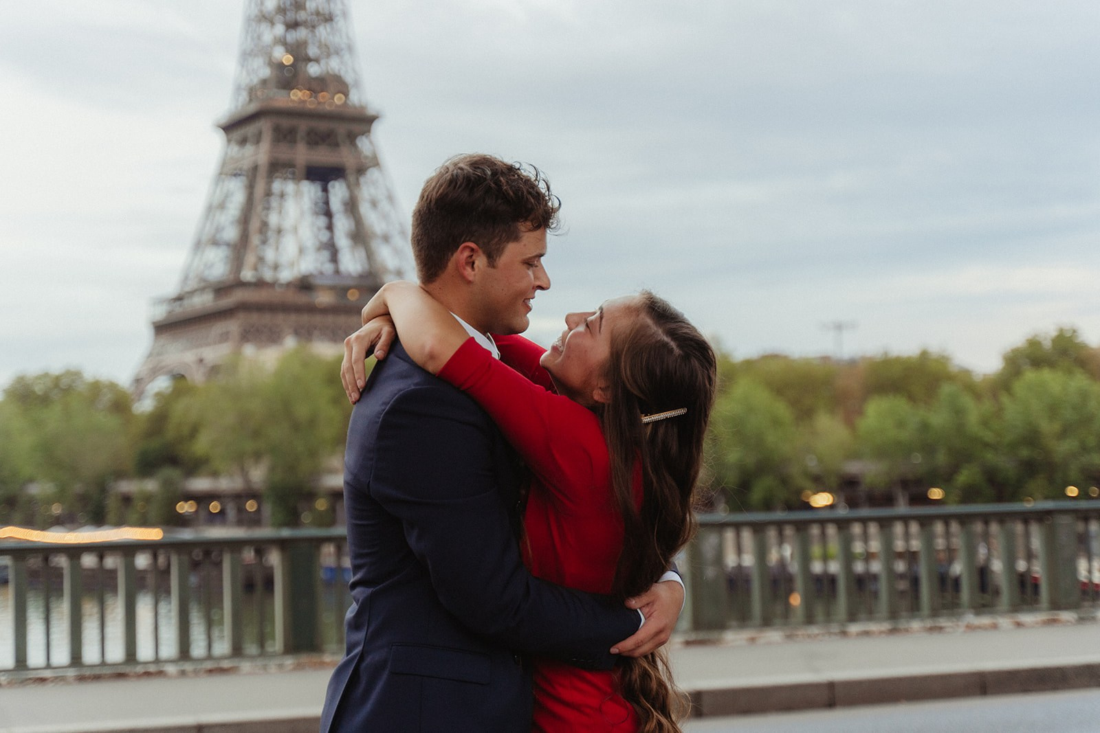 Proposal photo-shoot. Photographer in Paris Yulia Shkadina | Couples, engagement, pre-wedding, individual photo-shoots in Paris at the best locations