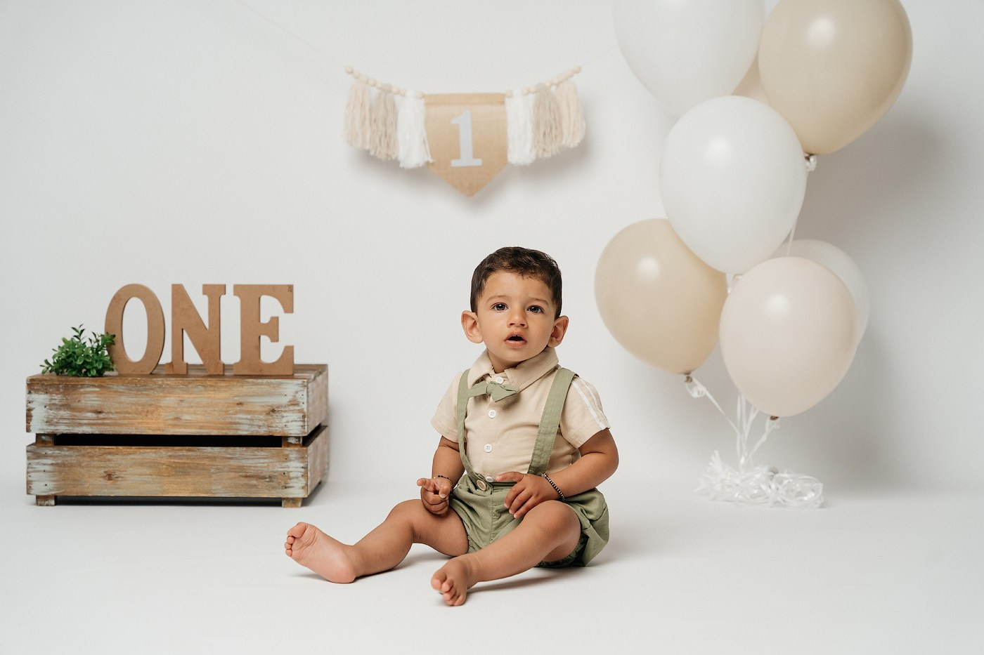 Cake smash session price guide. Newborn and family photographer. Hills District. Sydney