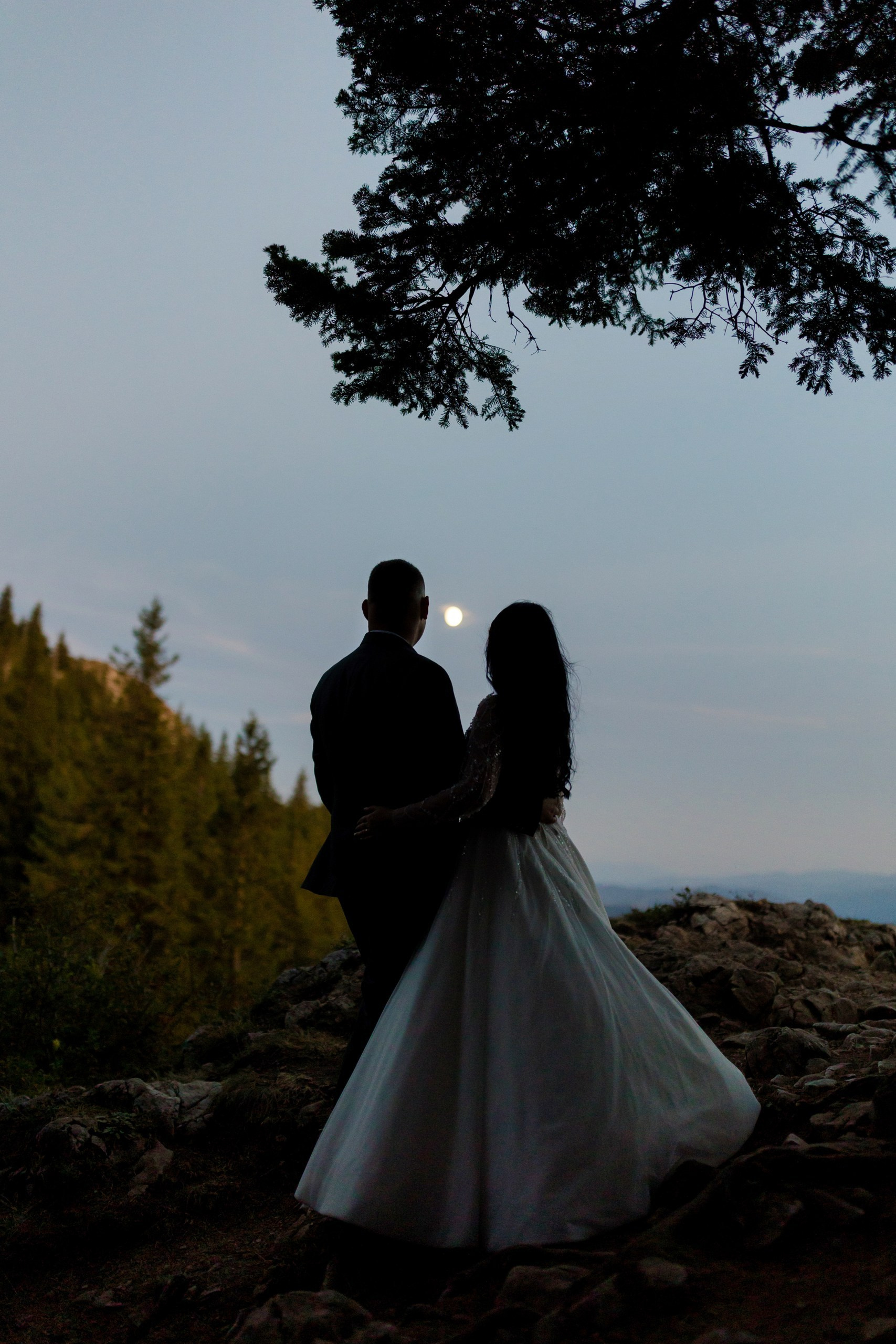 - nunta--fotograf-profesionist-botosani - fotografie-nunta-romantica - imagini-nunta-in-natura-alin-chirila-fotograf - fotografii-cuplu-indragostit-nunta-botosani - sedinta-foto-miri-andrei-iustina-alinofotostudio - amintiri-din-nunta-realizate-de-fotograf-profesionist - povestea-nuntii-andrei-si-iustina-in-imagini-alinofotostudio-fotograf evenimente- evenimente Botoșani -fotograf Suceava - fotograf Iași- servicii foto. servicii foto Botoșani. servicii foto video Botoșani. fotograf nunta. fotograf evenimente. fotograf nunta Botoșani. Alin chirila. Alin chirila fotograf. Alinofotostudio.- servicii foto. servicii foto Botoșani. servicii foto video Botoșani. fotograf nunta. fotograf evenimente. fotograf nunta Botoșani. Alin chirila. Alin chirila fotograf. Alinofotostudio.fotograf stare civilă,poze stare civilă,album foto stare civilă,servicii foto suceava,fotograf evenimente suceava,fotograf nuntă suceava,poze cununie civilă,ședință foto stare civilă,sesiune foto suceava,fotograf profesionist suceava,fotograf botosani,stare civila botosani,alinofotostudio,alin chirila fotograf.servicii foto. servicii foto Botoșani. servicii foto video Botoșani. fotograf nunta. fotograf evenimente. fotograf nunta Botoșani. Alin chirila. Alin chirila fotograf. Alinofotostudio.fotograf stare civilă,poze stare civilă,album foto stare civilă,servicii foto suceava,fotograf evenimente suceava,fotograf nuntă suceava,poze cununie civilă,ședință foto stare civilă,sesiune foto suceava,fotograf profesionist suceava,fotograf botosani,stare civila povestitor prin fotografiebotosani,alinofotostudio,alin chirila fotograf,servicii foto. servicii foto Botoșani. servicii foto video Botoșani. fotograf nunta. fotograf evenimente. fotograf nunta Botoșani. Alin chirila. Alin chirila fotograf. Alinofotostudio.fotograf stare civilă,poze stare civilă,album foto stare civilă,servicii foto suceava,fotograf evenimente suceava,fotograf nuntă suceava,poze cununie civilă,ședință foto stare civilă,sesiune foto suceava,fotograf profesionist suceava,fotograf botosani,stare civila botosani,alinofotostudio,alin chirila fotograf,cununie religioasă botoșani,andreea și neculai,capela militară botoșani,foto conacul zăicești,fotograf nuntă botoșani,fotograf cununie religioasă,foto evenimente botoșani,poze cununie capela militară,ședință foto zăicești,fotograf profesionist botoșaniMire și mireasă – Sergiu & Liliana – ziua nunții, 2024 - Emoții în ziua nunții – Sergiu și Liliana - Dansul mirilor – fotografie artistică nuntă 2024 - Sedinta foto romantică în natură – Sergiu & Liliana - Rochia de mireasă și detalii de nuntă elegan-Album de cununie civilă Florin și Anda – Fotografii profesionale realizate de Alin Chirilă în Botoșani -fotograf prin fotografie-Ședință foto Trash the Dress pe muntele Rarău cu Iulian și Iuliana – fotografie de cuplu, natură montană, emoție autentică surprinsă de Alin Chirilă, povestitor prin fotografie.- "Iulian și Iuliana pe crestele Rarăului – fotografie Trash the Dress în natură" - "Cuplu îmbrățișat la apus pe muntele Rarău – ședință foto după nuntă" - "Rochie de mireasă în vânt pe munte – Trash the Dress Rarău-1. Iulian și Iuliana pe muntele Rarău – ședință foto Trash the Dress în natură, cu peisaj montan spectaculos 2. Cuplu în îmbrățișare pe Rarău – emoție autentică surprinsă după nuntă 3. Rochie de mireasă în bătaia vântului – fotografie artistică Trash the Dress în munți 4. Mire și mireasă privind spre orizont – dragoste și libertate pe muntele Rarău 5. Iuliana zâmbind în rochia de mireasă – portret în natură, Trash the Dress 6. Iulian ținându-și mireasa de mână – ședință foto romantică pe munte 7. Detaliu cu rochia pe stâncă – estetică naturală Trash the Dress Rarău 8. Cuplu în mers pe poteca Rarăului – fotografie simbolică de după nuntă 9. Apus de soare pe Rarău în spatele mirilor – imagine de poveste Trash the Dress 10. Iulian și Iuliana râzând împreună – momente autentice surprinse de Alin Chirilă, povestitor prin fotografie