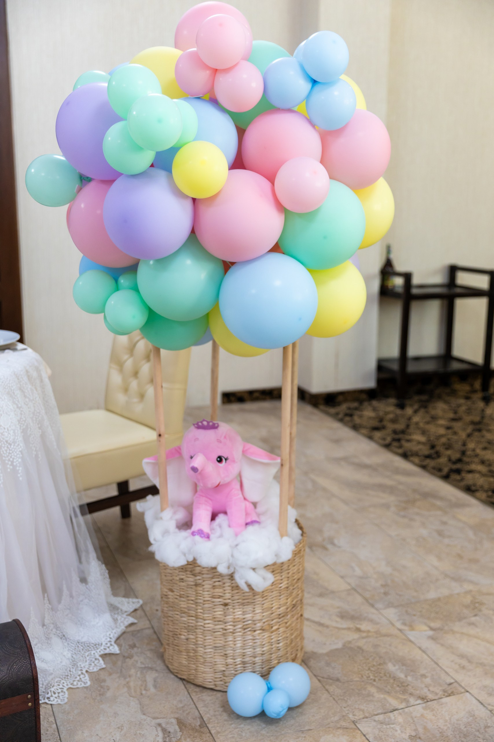 fotograf botez , fotografie botez Botoșani, fotograf Alin Chirilă, amintiri botez, fotografii botez, botez Miruna Parascheva, fotograf copii, fotografie botez în Botoșani-alt="botez , fotografie botez Alin Chirilă, amintiri botez, fotografii emoționante botez Botoșani"-- fotografii-botez-bebelus- amintiri-botez-micuț- moment-sfânt-crestinare- fotografie-emotionanta-botez- detalii-botez-bebelusi- parinti-fericiti-la-botez- fotograf-botez-profesionist- botez-in-biserica-ortodoxa- micuț-botezat-cu-emoție- zâmbete-și-lacrimi-la-botez- bebeluș-la-cristelniță- decor-botez-colorat- botez-cu-dragoste-și-credință- emotie-pura-la-botez- fotograf-botez-botosani- botez-iasi-suceava-fotograf- amintiri-nepretuite-botez-- Preotul ținându-l pe micuțul Mathias Gabriel la botez, în biserica Înălțarea Domnului, Copălău - Detalii de la botezul lui Mathias – lumânare, trusou și icoană - Familia lui Mathias Gabriel alături de micuț, în ziua botezului - Portret emoționant cu mama și bebelușul în brațe, în biserică,fotograf profesionist evenimente Botoșani, Iași, Suceava, Fălticeni, Bacău, Pașcani, Roman - AlinoFotoStudio by Alin Chirilă - servicii foto nuntă, botez, cununie, ședințe foto creative, albume personalizate, fotografii emoționante și calitative pentru cele mai importante momente din viață,fotograf nuntă Botoșani Alin Chirilă, ședință foto botez Iași - AlinoFotoStudio, servicii fotograf profesionist evenimente Suceava, fotograf cununie civilă Fălticeni - Alin Chirilă, album foto nuntă personalizat Bacău.“Bebeluș botezat în biserică, ținut în brațe de nași” • “Detaliu cu lumânarea de botez decorată cu flori albe” • “Părinți emoționați alături de copilul lor la ceremonia de botez” • “Masa festivă de botez cu decor tematic și tort personalizat” • “Momentul în care preotul toarnă apă sfințită pe fruntea bebelușului” “Bebeluș în rochie albă de botez, zâmbind în brațele mamei” • “Detaliu cu cruciulița de botez așezată pe o pernă de satin” • “Părinți și nași aprinzând lumânările în timpul ceremoniei de botez” • “Tort de botez decorat cu figurine tematice și numele copilului” • “Copil botezat dormind liniștit în pătuțul decorat festiv” • “Momentul în care preotul binecuvântează copilul în fața altarului” • “Invitați adunându-se în jurul mesei festive la petrecerea de botez” • “Bebeluș ținând în mână o jucărie personalizată primită la botez” • “Familie fericită pozând împreună după ceremonia de botez” • “Decor tematic cu baloane și flori la locația petrecerii de botez” fotograf Botoșani fotograf evenimente fotograf botez Alin Chirila fotograf alinofotostudio.fotograf botez Amelis Maria, fotografie botez Botoșani, fotograf Alin Chirilă, amintiri botez, fotografii botez, botez Amelis Maria, fotograf copii, fotografie botez în Botoșani,