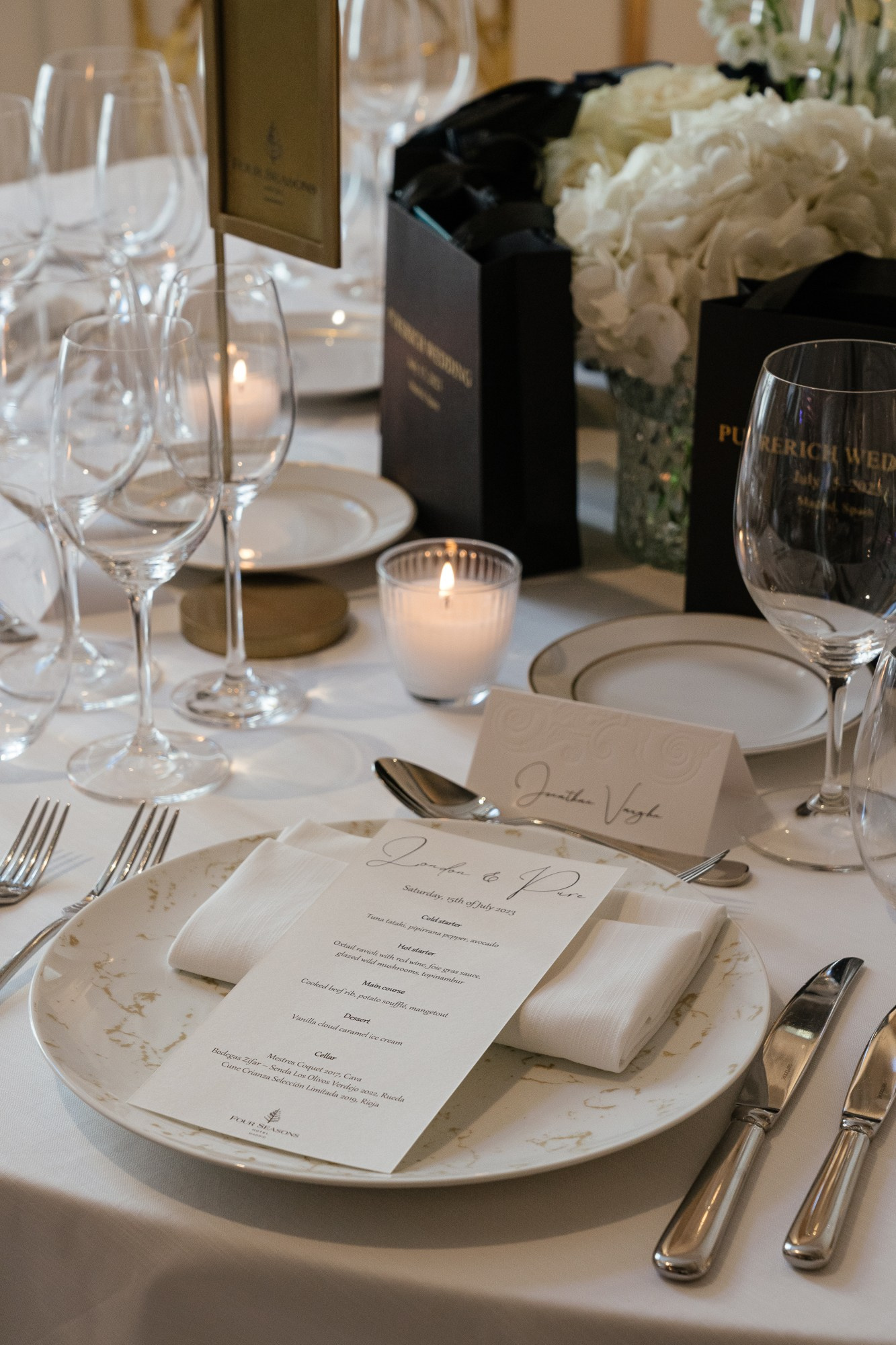 Wedding in famous Four Seasons Hotel, Madrid. Wedding photographer videographer Spain