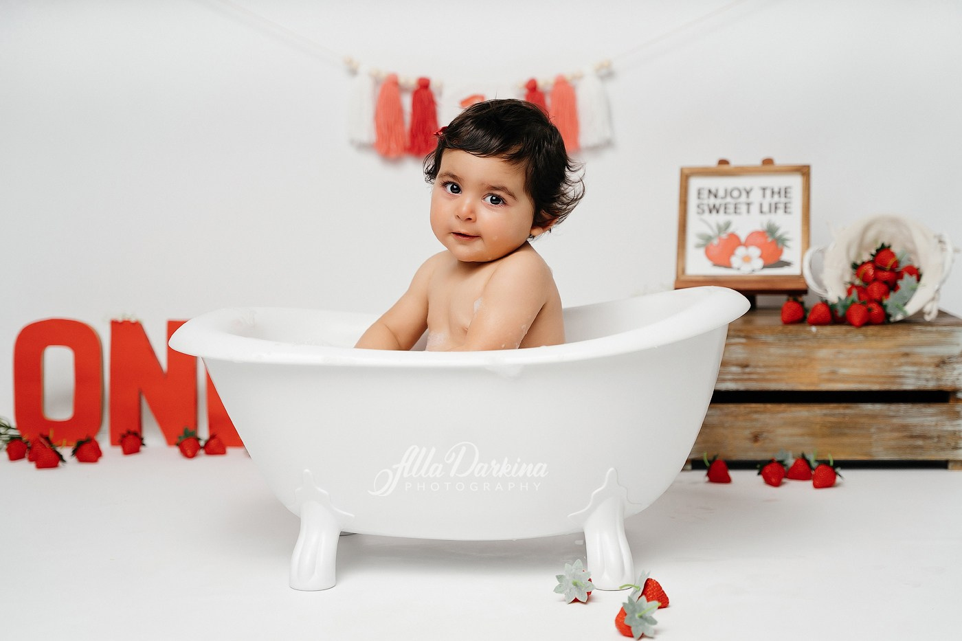 Cake smash session price guide. Newborn and family photographer. Hills District. Sydney