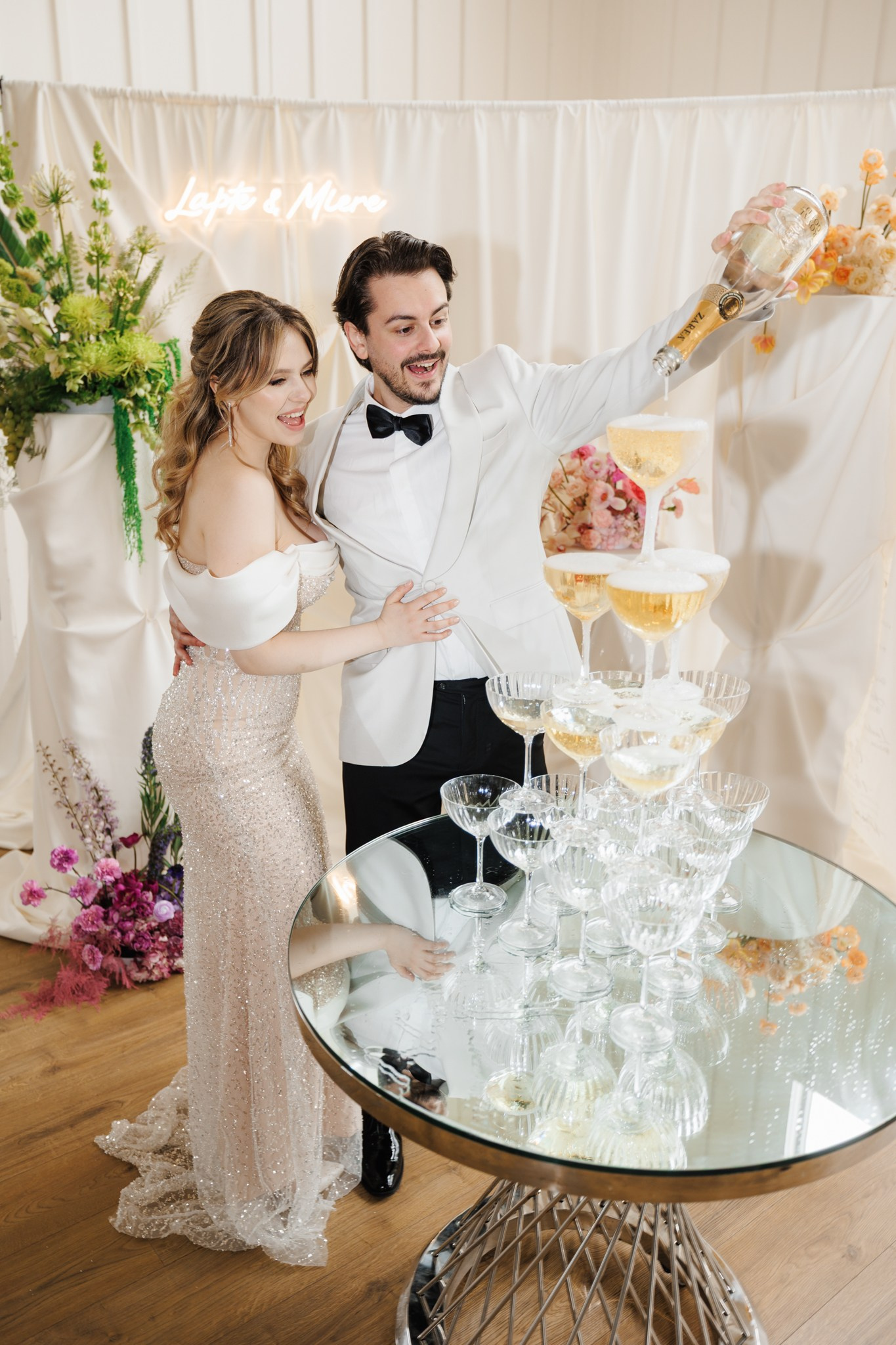 Fotograf cununie București – amintiri pentru o viață. Cununia civilă este primul pas în povestea voastră ca familie. Îți ofer fotografii profesionale și o experiență relaxată, fără stres și fără griji.