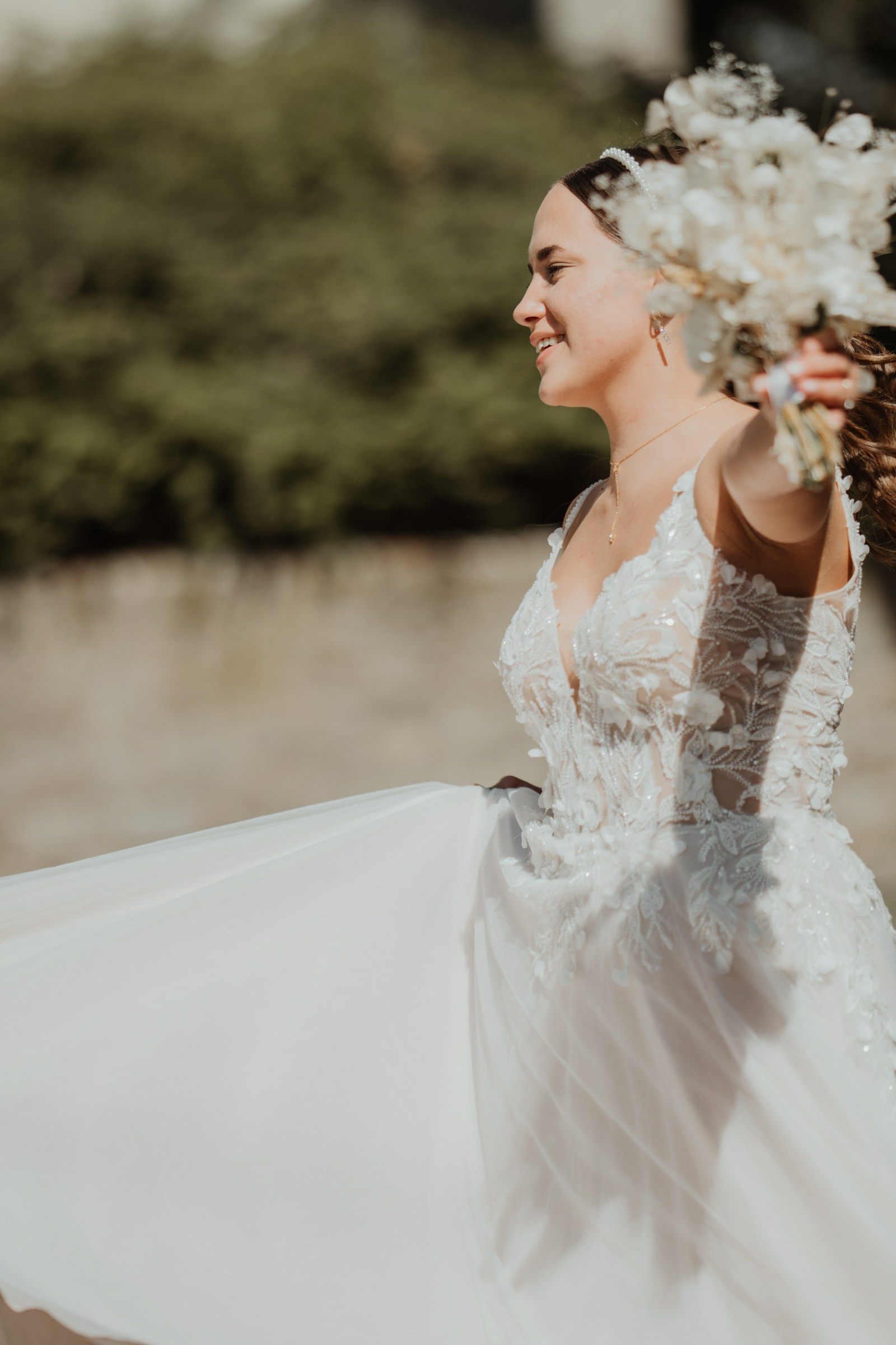 Hochzeit im Freien Würzburg – Ein magischer Sonnenuntergang als Kulisse für das Brautpaar-Shooting.