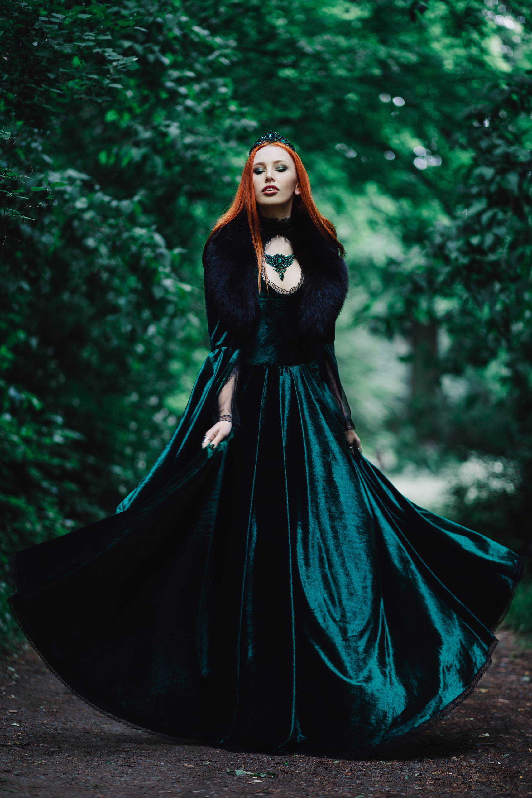 Elena Skullova, photographer and model. Mark Smilyanic | Portrait and Adventure Photographer from Belgrade