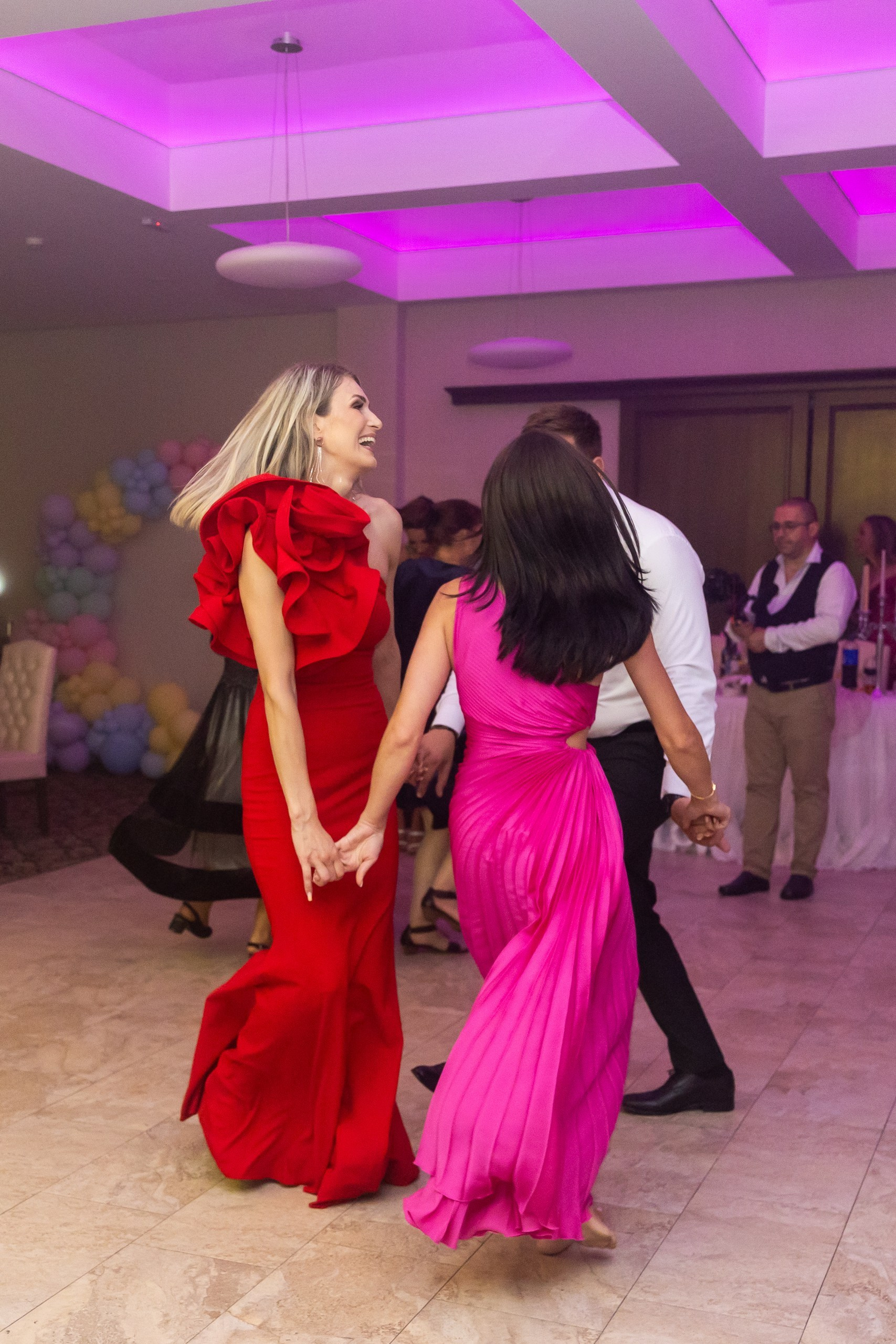 fotograf botez , fotografie botez Botoșani, fotograf Alin Chirilă, amintiri botez, fotografii botez, botez Miruna Parascheva, fotograf copii, fotografie botez în Botoșani-alt="botez , fotografie botez Alin Chirilă, amintiri botez, fotografii emoționante botez Botoșani"-- fotografii-botez-bebelus- amintiri-botez-micuț- moment-sfânt-crestinare- fotografie-emotionanta-botez- detalii-botez-bebelusi- parinti-fericiti-la-botez- fotograf-botez-profesionist- botez-in-biserica-ortodoxa- micuț-botezat-cu-emoție- zâmbete-și-lacrimi-la-botez- bebeluș-la-cristelniță- decor-botez-colorat- botez-cu-dragoste-și-credință- emotie-pura-la-botez- fotograf-botez-botosani- botez-iasi-suceava-fotograf- amintiri-nepretuite-botez-- Preotul ținându-l pe micuțul Mathias Gabriel la botez, în biserica Înălțarea Domnului, Copălău - Detalii de la botezul lui Mathias – lumânare, trusou și icoană - Familia lui Mathias Gabriel alături de micuț, în ziua botezului - Portret emoționant cu mama și bebelușul în brațe, în biserică,fotograf profesionist evenimente Botoșani, Iași, Suceava, Fălticeni, Bacău, Pașcani, Roman - AlinoFotoStudio by Alin Chirilă - servicii foto nuntă, botez, cununie, ședințe foto creative, albume personalizate, fotografii emoționante și calitative pentru cele mai importante momente din viață,fotograf nuntă Botoșani Alin Chirilă, ședință foto botez Iași - AlinoFotoStudio, servicii fotograf profesionist evenimente Suceava, fotograf cununie civilă Fălticeni - Alin Chirilă, album foto nuntă personalizat Bacău.“Bebeluș botezat în biserică, ținut în brațe de nași” • “Detaliu cu lumânarea de botez decorată cu flori albe” • “Părinți emoționați alături de copilul lor la ceremonia de botez” • “Masa festivă de botez cu decor tematic și tort personalizat” • “Momentul în care preotul toarnă apă sfințită pe fruntea bebelușului” “Bebeluș în rochie albă de botez, zâmbind în brațele mamei” • “Detaliu cu cruciulița de botez așezată pe o pernă de satin” • “Părinți și nași aprinzând lumânările în timpul ceremoniei de botez” • “Tort de botez decorat cu figurine tematice și numele copilului” • “Copil botezat dormind liniștit în pătuțul decorat festiv” • “Momentul în care preotul binecuvântează copilul în fața altarului” • “Invitați adunându-se în jurul mesei festive la petrecerea de botez” • “Bebeluș ținând în mână o jucărie personalizată primită la botez” • “Familie fericită pozând împreună după ceremonia de botez” • “Decor tematic cu baloane și flori la locația petrecerii de botez” fotograf Botoșani fotograf evenimente fotograf botez Alin Chirila fotograf alinofotostudio.fotograf botez Amelis Maria, fotografie botez Botoșani, fotograf Alin Chirilă, amintiri botez, fotografii botez, botez Amelis Maria, fotograf copii, fotografie botez în Botoșani,