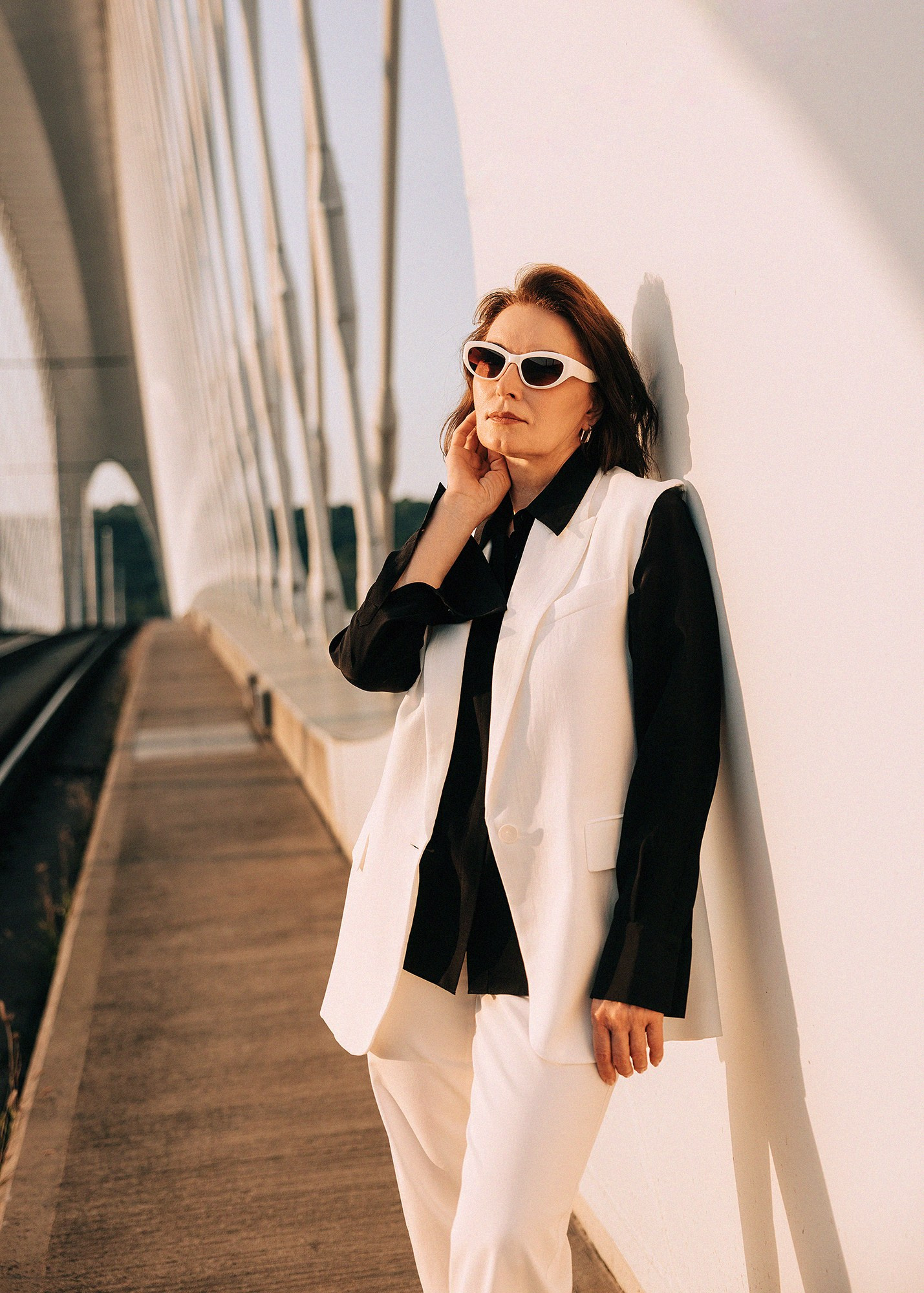Elena in Troja bridge. Rodinný a svatební fotograf v Praze