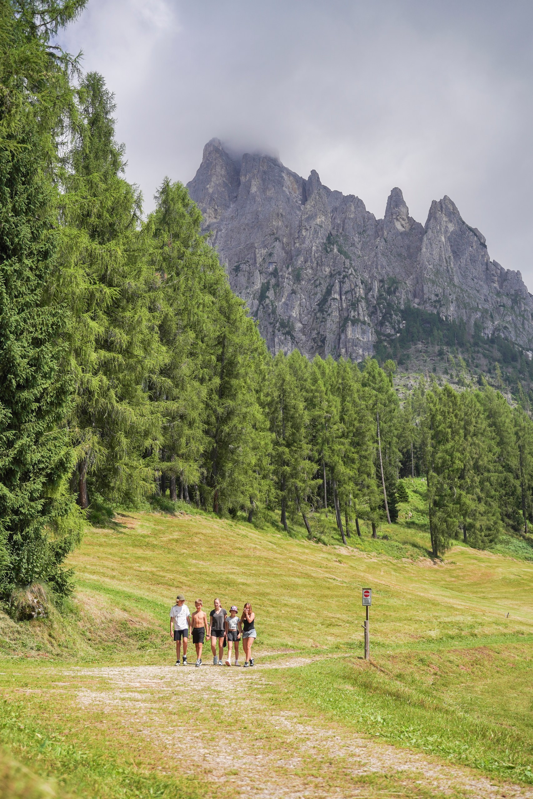 Первобытные люди в Доломитах. Семейные лагеря в Европе с Ниной Янечковой и Ириной Зиновьевой
