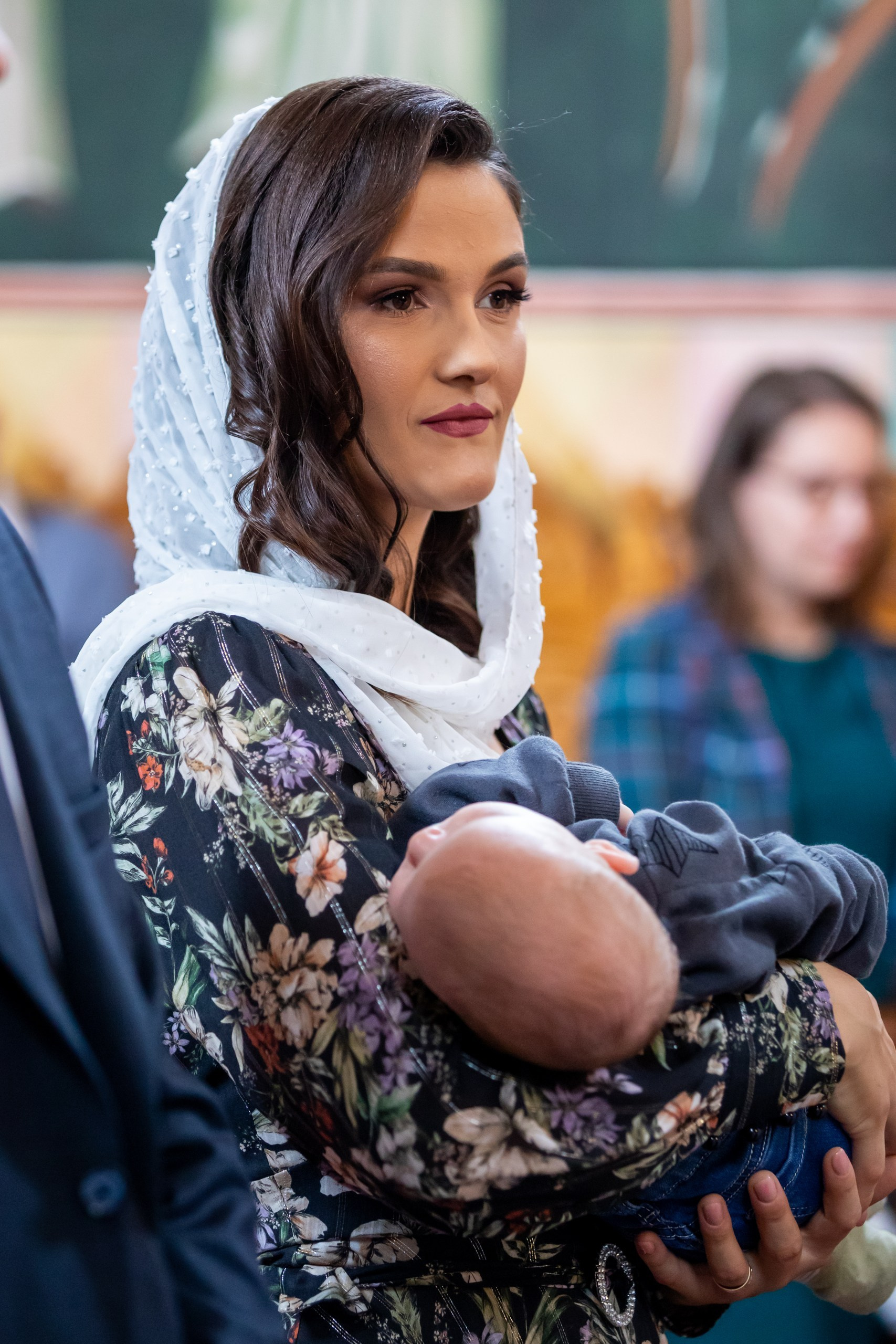 fotograf botez , fotografie botez Botoșani, fotograf Alin Chirilă, amintiri botez, fotografii botez, botez Miruna Parascheva, fotograf copii, fotografie botez în Botoșani-alt="botez , fotografie botez Alin Chirilă, amintiri botez, fotografii emoționante botez Botoșani"-- fotografii-botez-bebelus- amintiri-botez-micuț- moment-sfânt-crestinare- fotografie-emotionanta-botez- detalii-botez-bebelusi- parinti-fericiti-la-botez- fotograf-botez-profesionist- botez-in-biserica-ortodoxa- micuț-botezat-cu-emoție- zâmbete-și-lacrimi-la-botez- bebeluș-la-cristelniță- decor-botez-colorat- botez-cu-dragoste-și-credință- emotie-pura-la-botez- fotograf-botez-botosani- botez-iasi-suceava-fotograf- amintiri-nepretuite-botez-- Preotul ținându-l pe micuțul Mathias Gabriel la botez, în biserica Înălțarea Domnului, Copălău - Detalii de la botezul lui Mathias – lumânare, trusou și icoană - Familia lui Mathias Gabriel alături de micuț, în ziua botezului - Portret emoționant cu mama și bebelușul în brațe, în biserică,fotograf profesionist evenimente Botoșani, Iași, Suceava, Fălticeni, Bacău, Pașcani, Roman - AlinoFotoStudio by Alin Chirilă - servicii foto nuntă, botez, cununie, ședințe foto creative, albume personalizate, fotografii emoționante și calitative pentru cele mai importante momente din viață,fotograf nuntă Botoșani Alin Chirilă, ședință foto botez Iași - AlinoFotoStudio, servicii fotograf profesionist evenimente Suceava, fotograf cununie civilă Fălticeni - Alin Chirilă, album foto nuntă personalizat Bacău.“Bebeluș botezat în biserică, ținut în brațe de nași” • “Detaliu cu lumânarea de botez decorată cu flori albe” • “Părinți emoționați alături de copilul lor la ceremonia de botez” • “Masa festivă de botez cu decor tematic și tort personalizat” • “Momentul în care preotul toarnă apă sfințită pe fruntea bebelușului” “Bebeluș în rochie albă de botez, zâmbind în brațele mamei” • “Detaliu cu cruciulița de botez așezată pe o pernă de satin” • “Părinți și nași aprinzând lumânările în timpul ceremoniei de botez” • “Tort de botez decorat cu figurine tematice și numele copilului” • “Copil botezat dormind liniștit în pătuțul decorat festiv” • “Momentul în care preotul binecuvântează copilul în fața altarului” • “Invitați adunându-se în jurul mesei festive la petrecerea de botez” • “Bebeluș ținând în mână o jucărie personalizată primită la botez” • “Familie fericită pozând împreună după ceremonia de botez” • “Decor tematic cu baloane și flori la locația petrecerii de botez” fotograf Botoșani fotograf evenimente fotograf botez Alin Chirila fotograf alinofotostudio.fotograf botez Amelis Maria, fotografie botez Botoșani, fotograf Alin Chirilă, amintiri botez, fotografii botez, botez Amelis Maria, fotograf copii, fotografie botez în Botoșani,