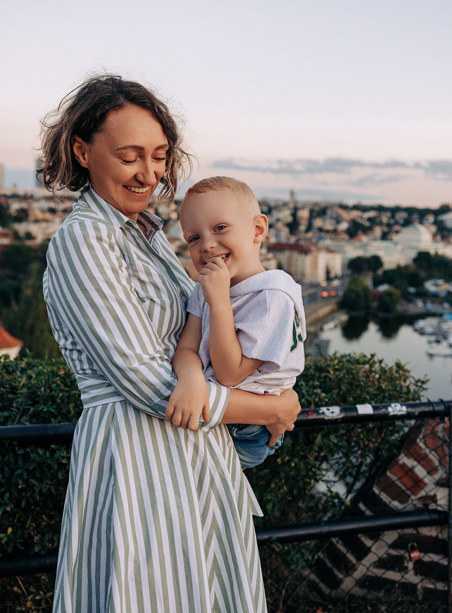 Таня, Андрей и Паша на прогулке. Family and wedding photographer in Prague Natalia Fedori