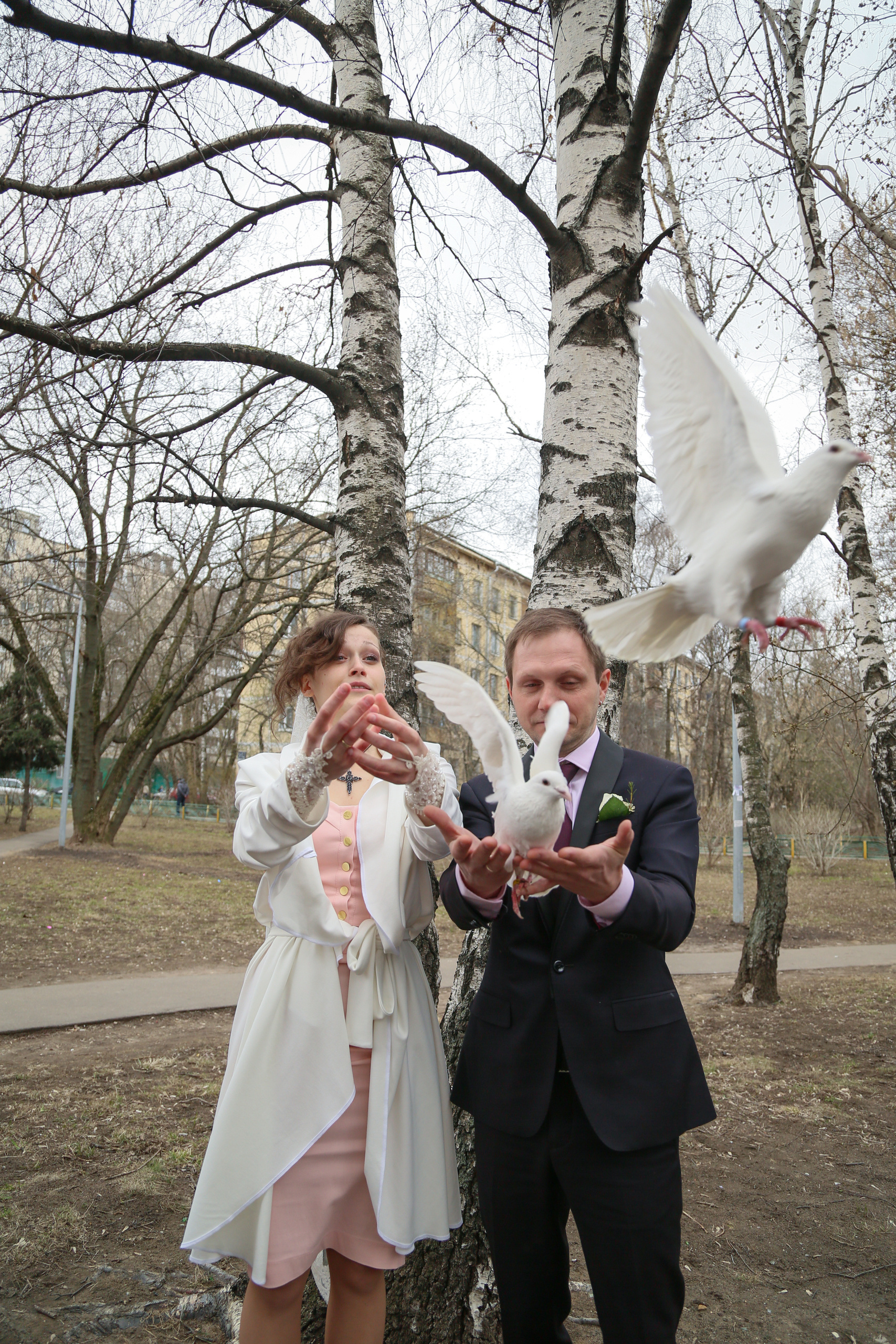 Wedding photos of bride, Wedding photos of groom. Wedding and family photographer in Cork, Ireland. Tigran