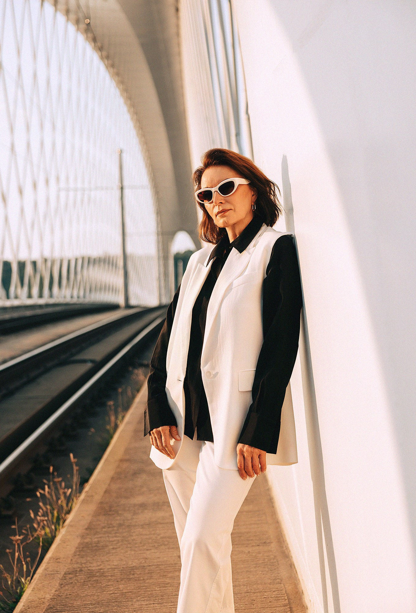Elena in Troja bridge. Rodinný a svatební fotograf v Praze