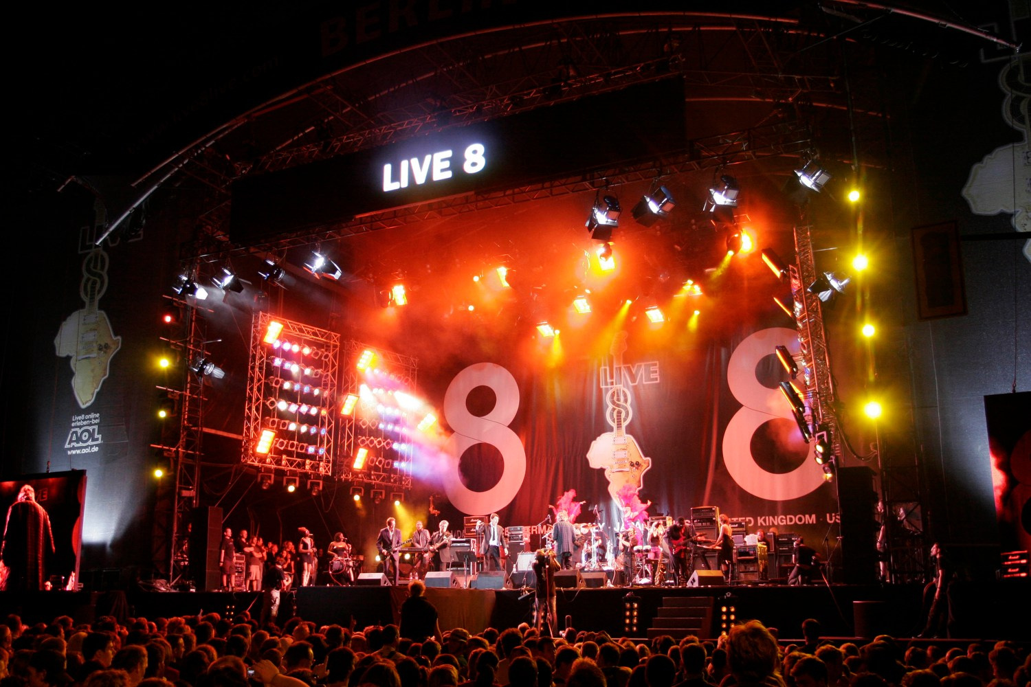 Roxy Music ignites the stage with a vibrant, art-rock spectacle under Berlin’s summer sky.