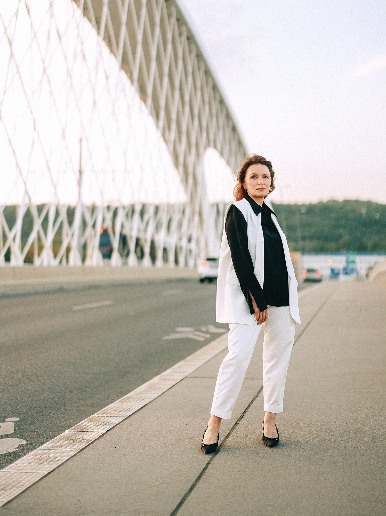 Elena in Troja bridge. Rodinný a svatební fotograf v Praze