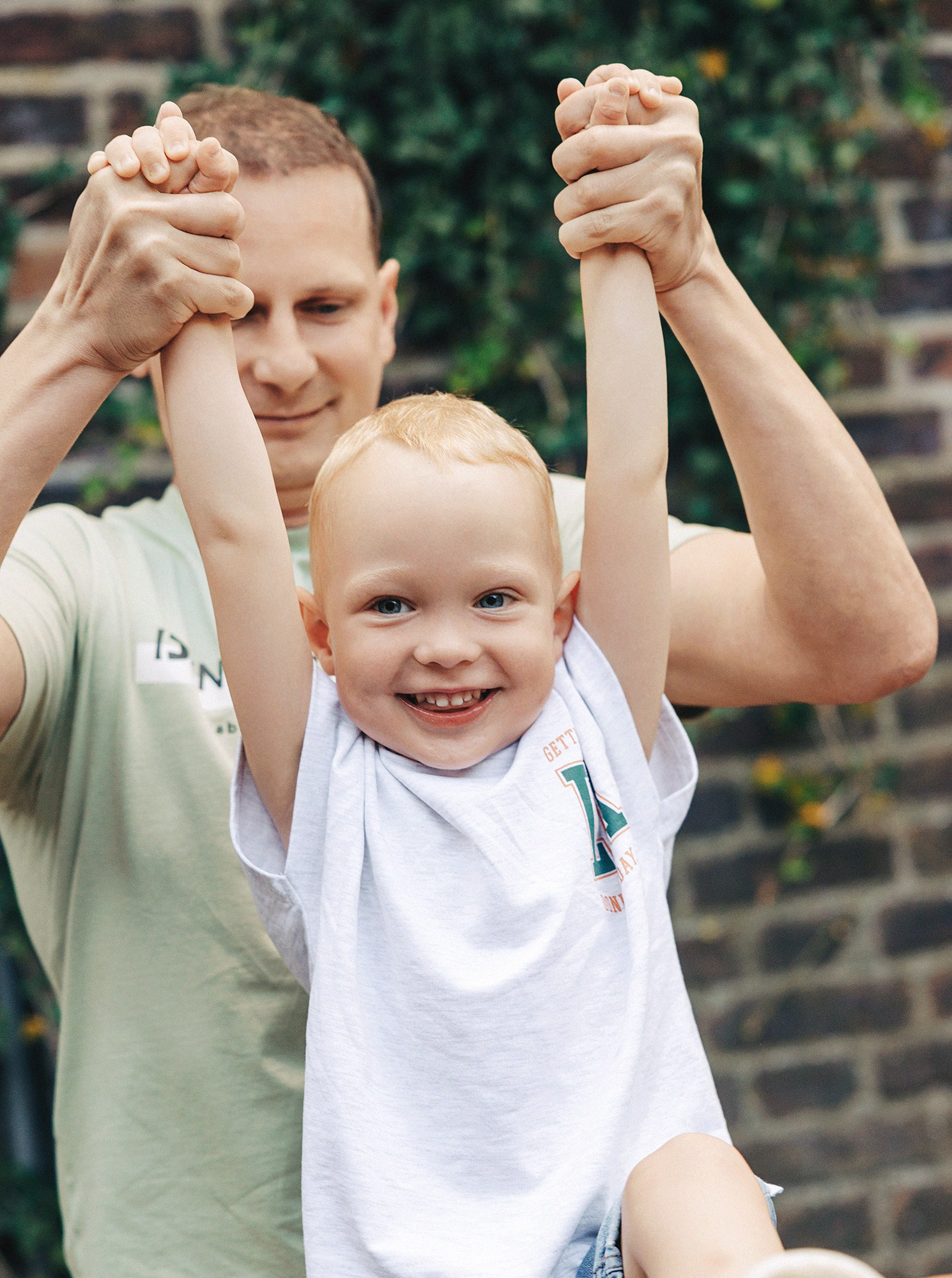 Таня, Андрей и Паша на прогулке. Family and wedding photographer in Prague Natalia Fedori