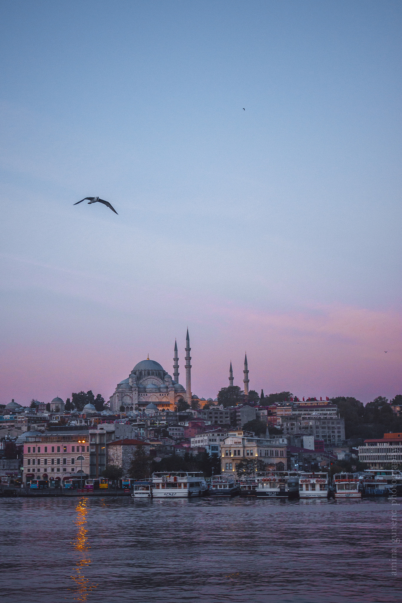 ISTANBUL. A TASTE OF THE CITY. Amina Gunenc - bruiloft- en familie fotograaf in Nederland
