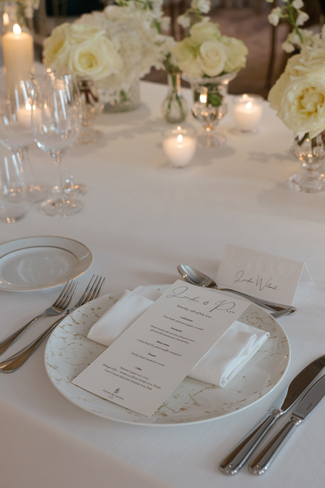 Wedding in famous Four Seasons Hotel, Madrid. Wedding photographer videographer Spain