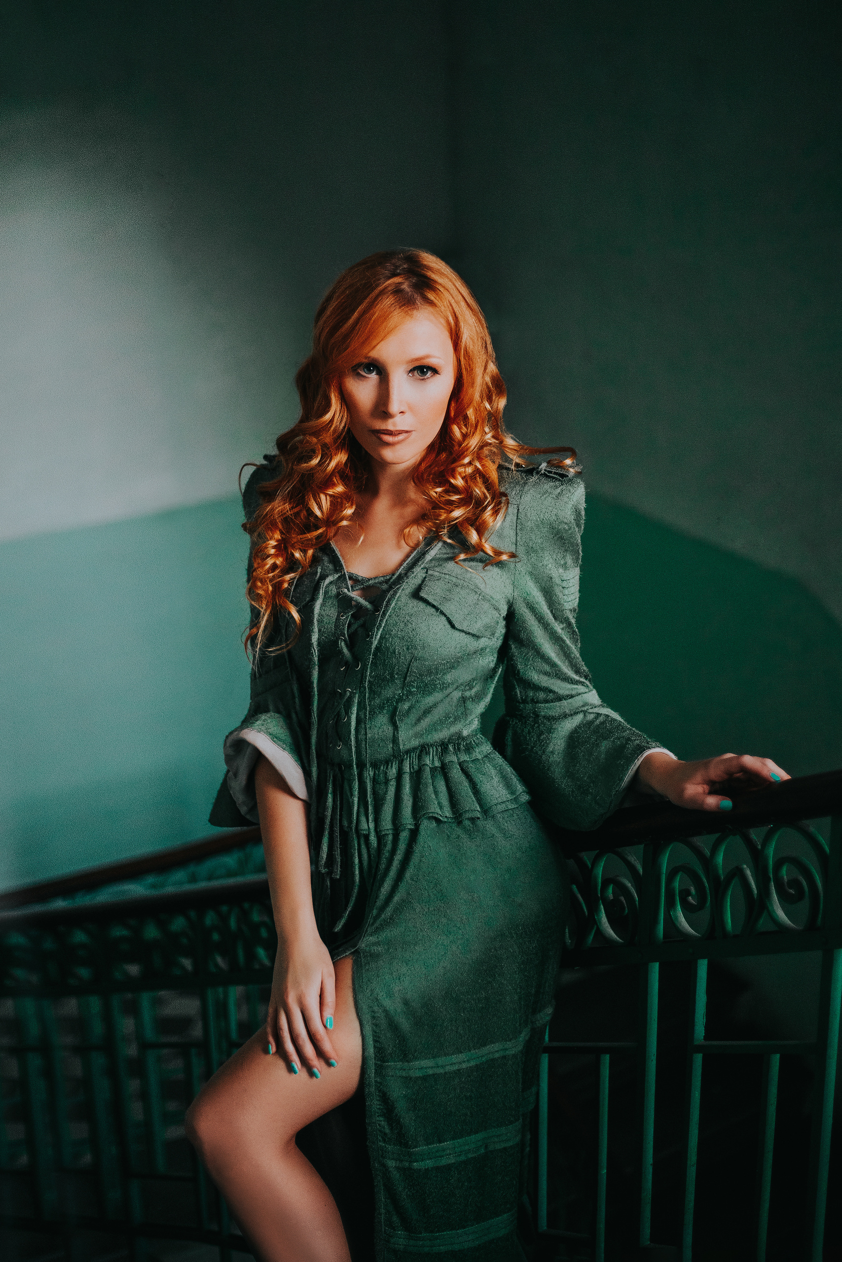 Elena Skullova, photographer and model. Mark Smilyanic | Portrait and Adventure Photographer from Belgrade