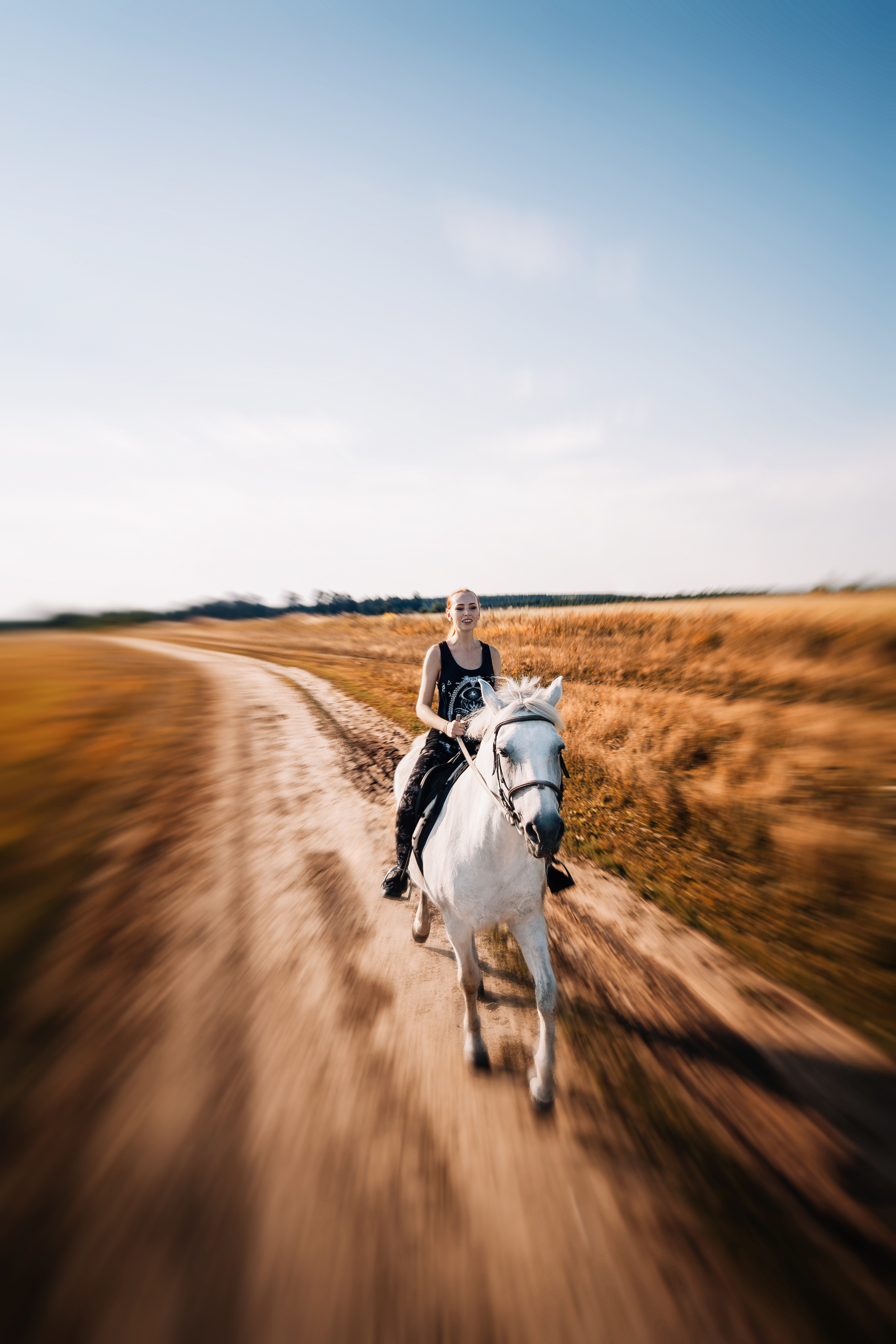 Elena Skullova, photographer and model. Mark Smilyanic | Portrait and Adventure Photographer from Belgrade