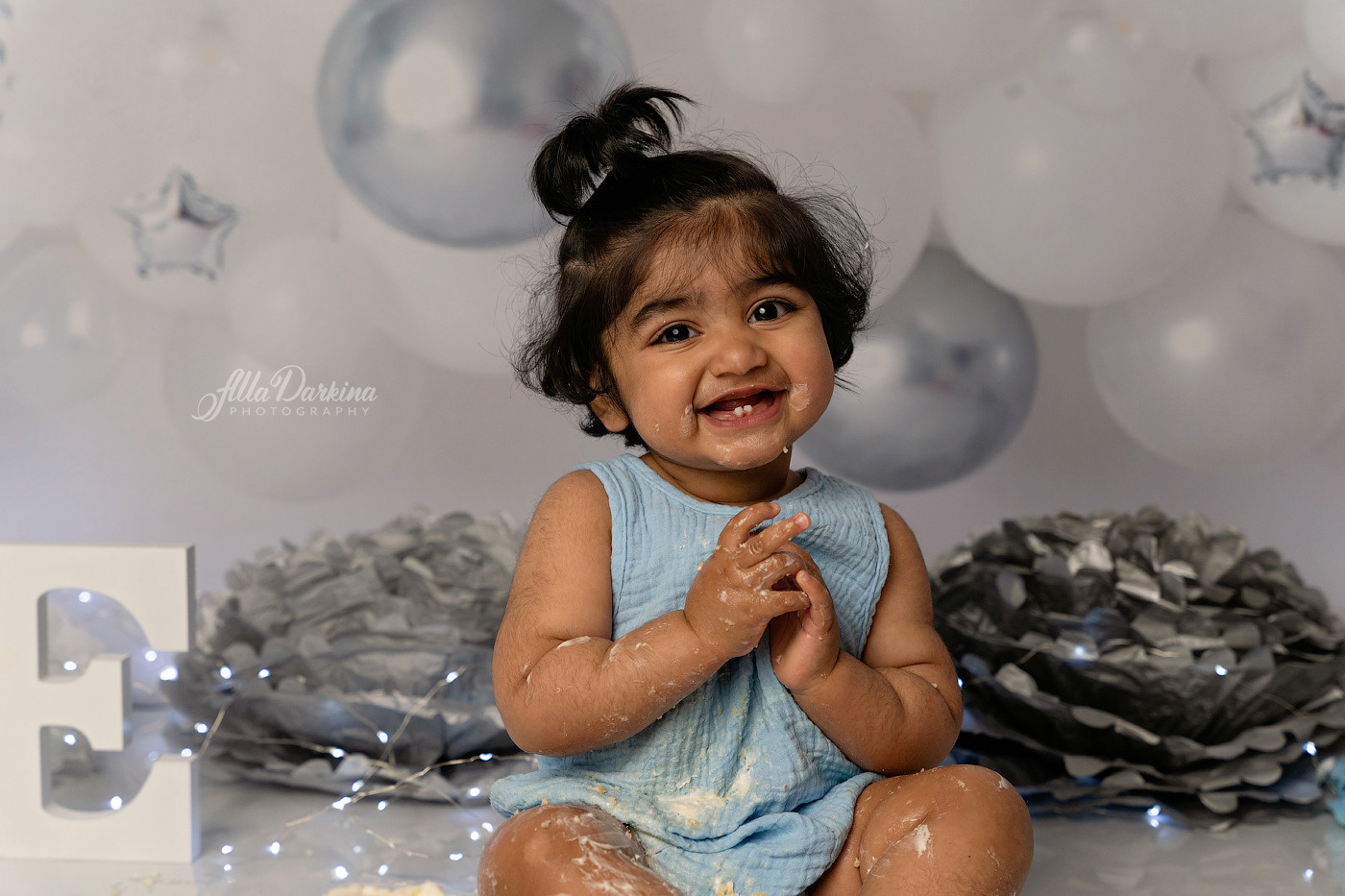 Cake smash session price guide. Newborn and family photographer. Hills District. Sydney