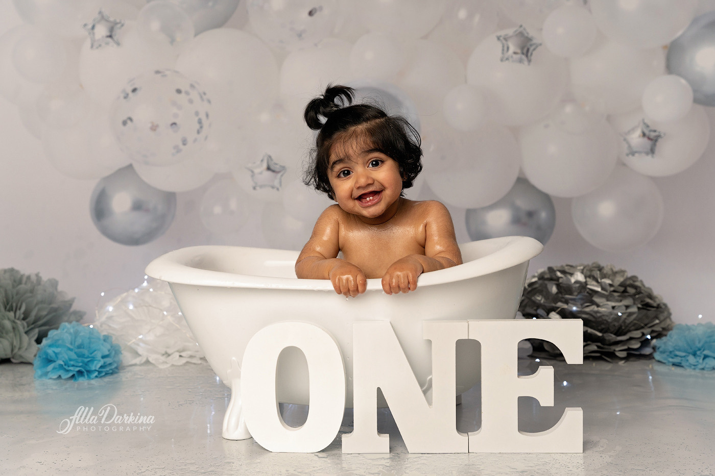 Cake smash session price guide. Newborn and family photographer. Hills District. Sydney