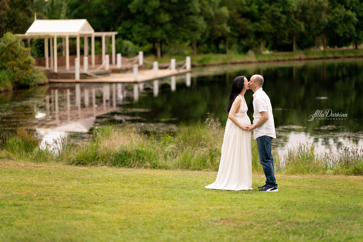Maternity session session price guide. Newborn and family photographer. Hills District. Sydney