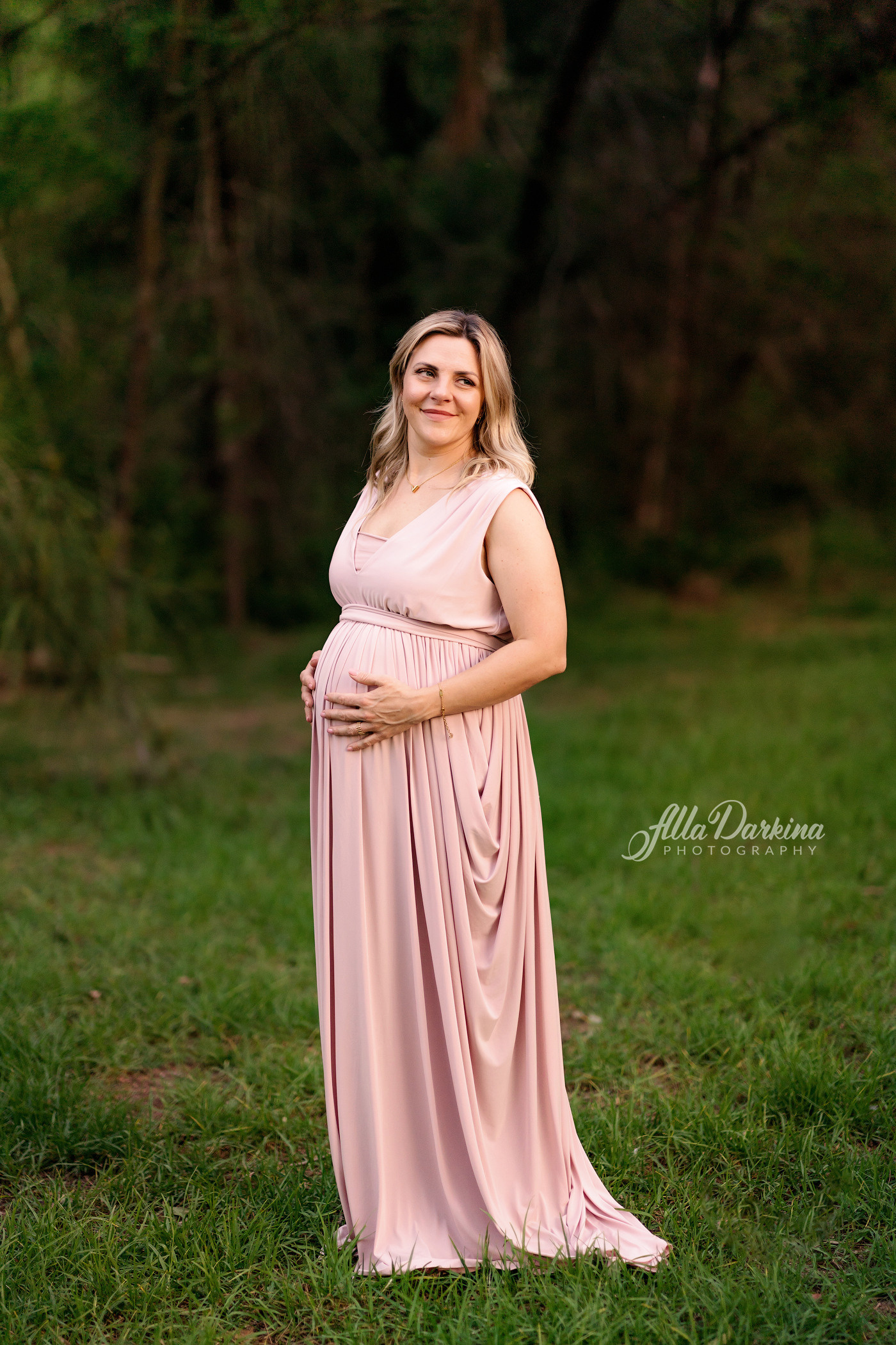 Maternity session session price guide. Newborn and family photographer. Hills District. Sydney