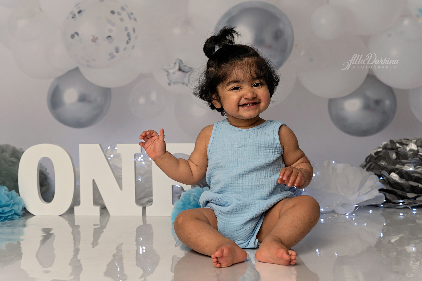 Cake smash session price guide. Newborn and family photographer. Hills District. Sydney