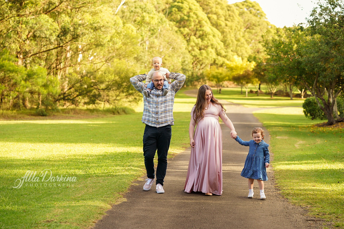 Maternity session session price guide. Newborn and family photographer. Hills District. Sydney