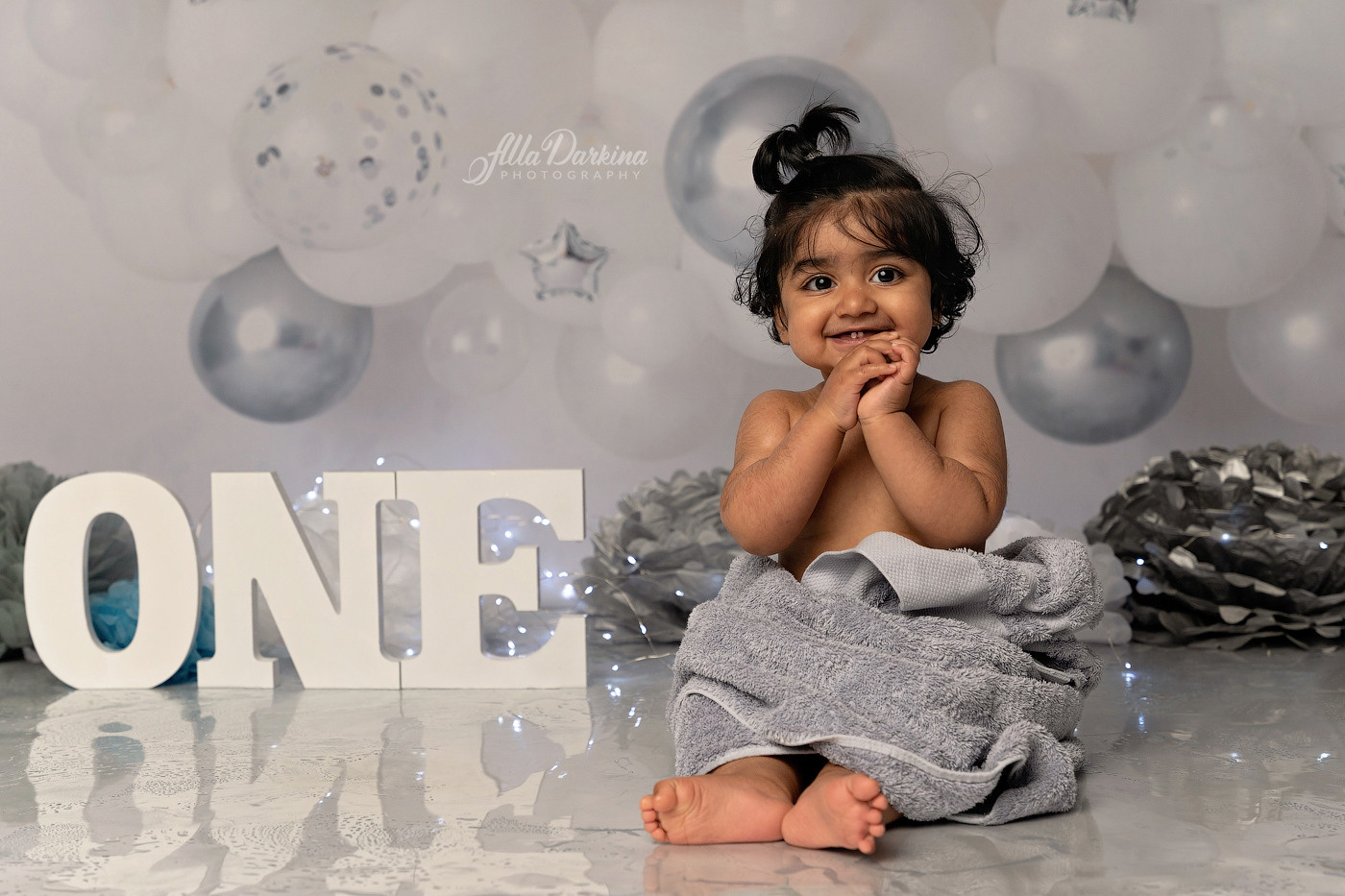 Cake smash session price guide. Newborn and family photographer. Hills District. Sydney
