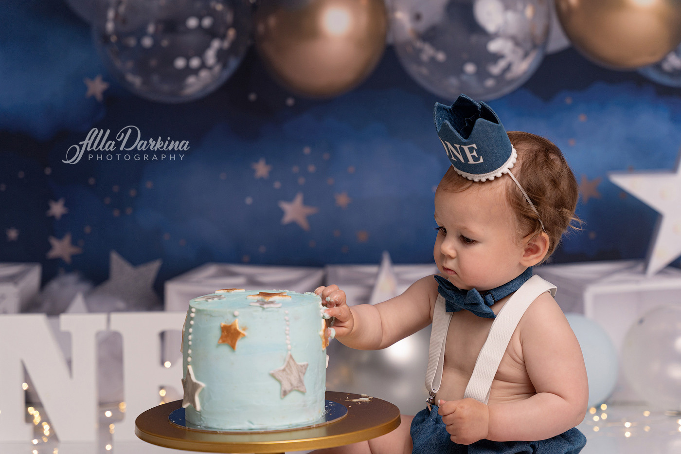 Cake smash session price guide. Newborn and family photographer. Hills District. Sydney