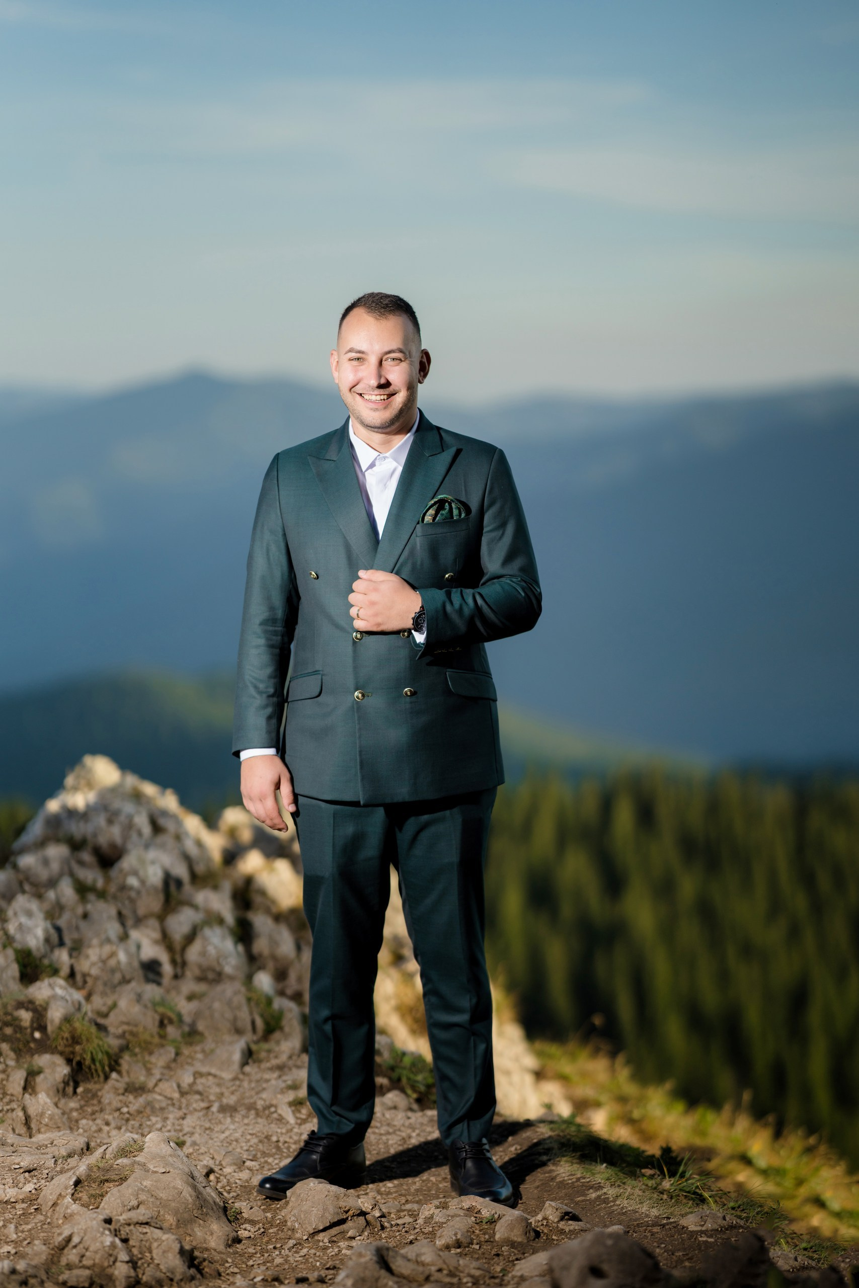 - nunta--fotograf-profesionist-botosani - fotografie-nunta-romantica - imagini-nunta-in-natura-alin-chirila-fotograf - fotografii-cuplu-indragostit-nunta-botosani - sedinta-foto-miri-andrei-iustina-alinofotostudio - amintiri-din-nunta-realizate-de-fotograf-profesionist - povestea-nuntii-andrei-si-iustina-in-imagini-alinofotostudio-fotograf evenimente- evenimente Botoșani -fotograf Suceava - fotograf Iași- servicii foto. servicii foto Botoșani. servicii foto video Botoșani. fotograf nunta. fotograf evenimente. fotograf nunta Botoșani. Alin chirila. Alin chirila fotograf. Alinofotostudio.- servicii foto. servicii foto Botoșani. servicii foto video Botoșani. fotograf nunta. fotograf evenimente. fotograf nunta Botoșani. Alin chirila. Alin chirila fotograf. Alinofotostudio.fotograf stare civilă,poze stare civilă,album foto stare civilă,servicii foto suceava,fotograf evenimente suceava,fotograf nuntă suceava,poze cununie civilă,ședință foto stare civilă,sesiune foto suceava,fotograf profesionist suceava,fotograf botosani,stare civila botosani,alinofotostudio,alin chirila fotograf.servicii foto. servicii foto Botoșani. servicii foto video Botoșani. fotograf nunta. fotograf evenimente. fotograf nunta Botoșani. Alin chirila. Alin chirila fotograf. Alinofotostudio.fotograf stare civilă,poze stare civilă,album foto stare civilă,servicii foto suceava,fotograf evenimente suceava,fotograf nuntă suceava,poze cununie civilă,ședință foto stare civilă,sesiune foto suceava,fotograf profesionist suceava,fotograf botosani,stare civila povestitor prin fotografiebotosani,alinofotostudio,alin chirila fotograf,servicii foto. servicii foto Botoșani. servicii foto video Botoșani. fotograf nunta. fotograf evenimente. fotograf nunta Botoșani. Alin chirila. Alin chirila fotograf. Alinofotostudio.fotograf stare civilă,poze stare civilă,album foto stare civilă,servicii foto suceava,fotograf evenimente suceava,fotograf nuntă suceava,poze cununie civilă,ședință foto stare civilă,sesiune foto suceava,fotograf profesionist suceava,fotograf botosani,stare civila botosani,alinofotostudio,alin chirila fotograf,cununie religioasă botoșani,andreea și neculai,capela militară botoșani,foto conacul zăicești,fotograf nuntă botoșani,fotograf cununie religioasă,foto evenimente botoșani,poze cununie capela militară,ședință foto zăicești,fotograf profesionist botoșaniMire și mireasă – Sergiu & Liliana – ziua nunții, 2024 - Emoții în ziua nunții – Sergiu și Liliana - Dansul mirilor – fotografie artistică nuntă 2024 - Sedinta foto romantică în natură – Sergiu & Liliana - Rochia de mireasă și detalii de nuntă elegan-Album de cununie civilă Florin și Anda – Fotografii profesionale realizate de Alin Chirilă în Botoșani -fotograf prin fotografie-Ședință foto Trash the Dress pe muntele Rarău cu Iulian și Iuliana – fotografie de cuplu, natură montană, emoție autentică surprinsă de Alin Chirilă, povestitor prin fotografie.- "Iulian și Iuliana pe crestele Rarăului – fotografie Trash the Dress în natură" - "Cuplu îmbrățișat la apus pe muntele Rarău – ședință foto după nuntă" - "Rochie de mireasă în vânt pe munte – Trash the Dress Rarău-1. Iulian și Iuliana pe muntele Rarău – ședință foto Trash the Dress în natură, cu peisaj montan spectaculos 2. Cuplu în îmbrățișare pe Rarău – emoție autentică surprinsă după nuntă 3. Rochie de mireasă în bătaia vântului – fotografie artistică Trash the Dress în munți 4. Mire și mireasă privind spre orizont – dragoste și libertate pe muntele Rarău 5. Iuliana zâmbind în rochia de mireasă – portret în natură, Trash the Dress 6. Iulian ținându-și mireasa de mână – ședință foto romantică pe munte 7. Detaliu cu rochia pe stâncă – estetică naturală Trash the Dress Rarău 8. Cuplu în mers pe poteca Rarăului – fotografie simbolică de după nuntă 9. Apus de soare pe Rarău în spatele mirilor – imagine de poveste Trash the Dress 10. Iulian și Iuliana râzând împreună – momente autentice surprinse de Alin Chirilă, povestitor prin fotografie