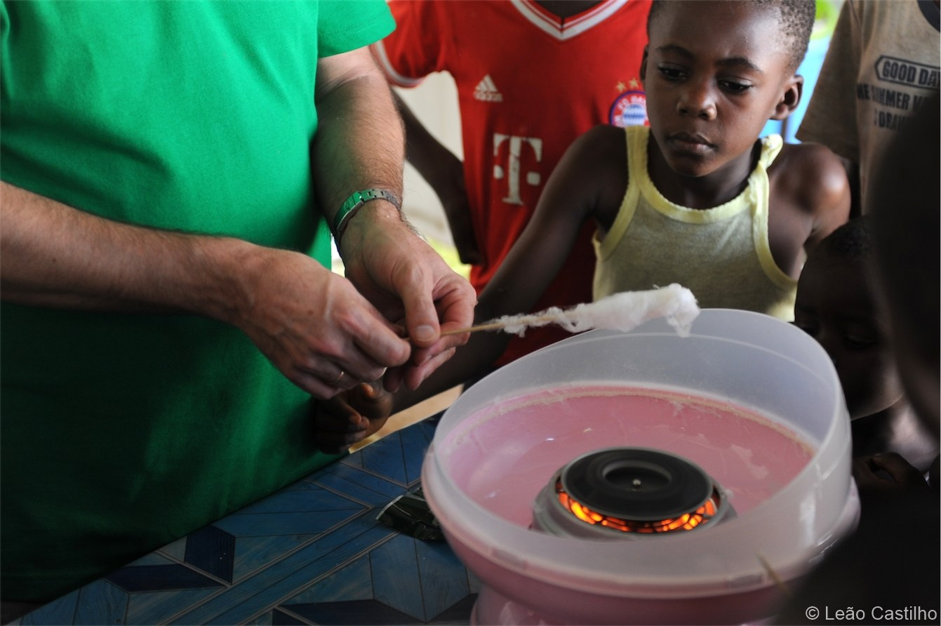Photos of volunteer work in Congo. Simbahalu