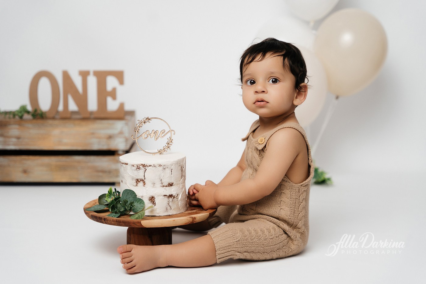 Cake smash session price guide. Newborn and family photographer. Hills District. Sydney