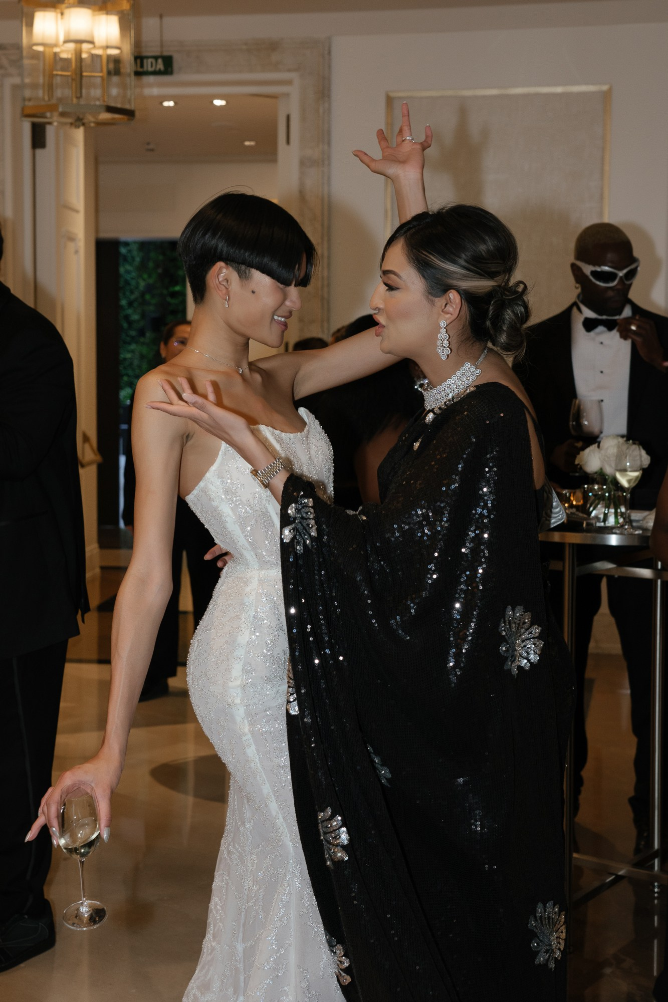 Wedding in famous Four Seasons Hotel, Madrid. Wedding photographer videographer Spain