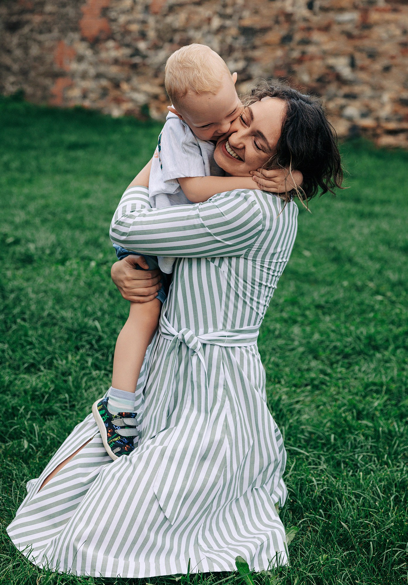 Таня, Андрей и Паша на прогулке. Family and wedding photographer in Prague Natalia Fedori