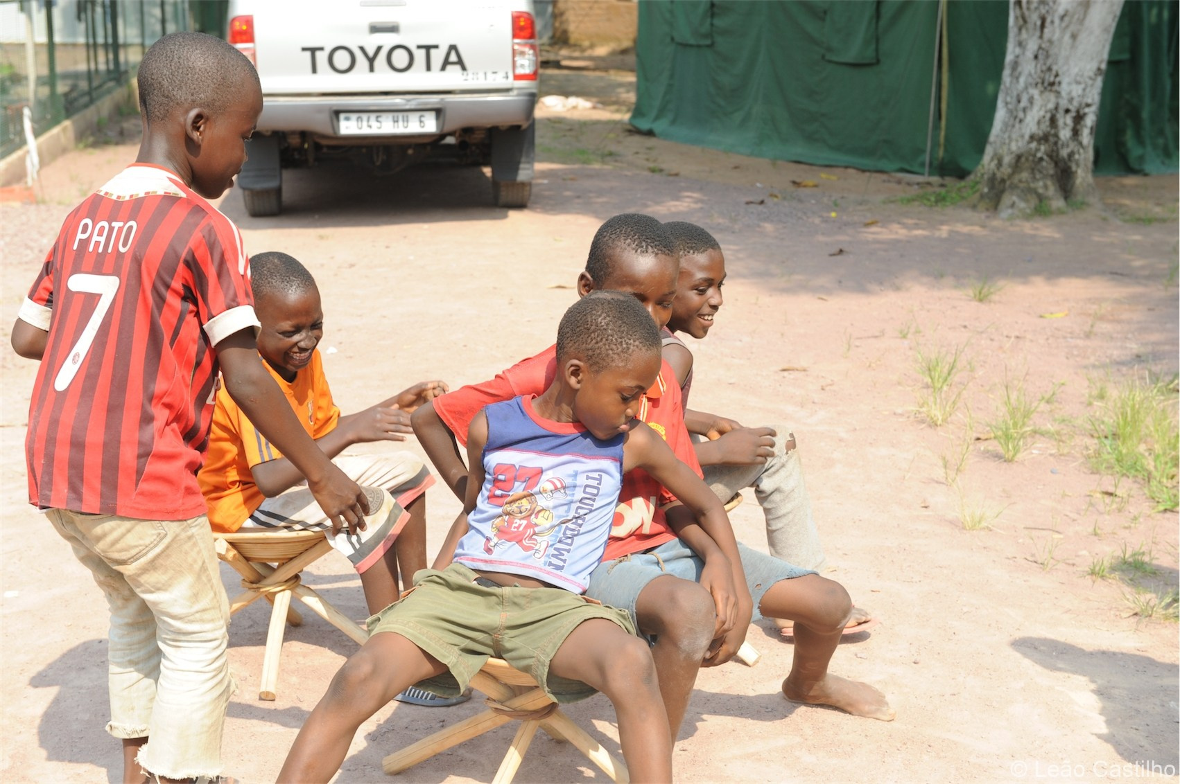 Photos of volunteer work in Congo. Simbahalu