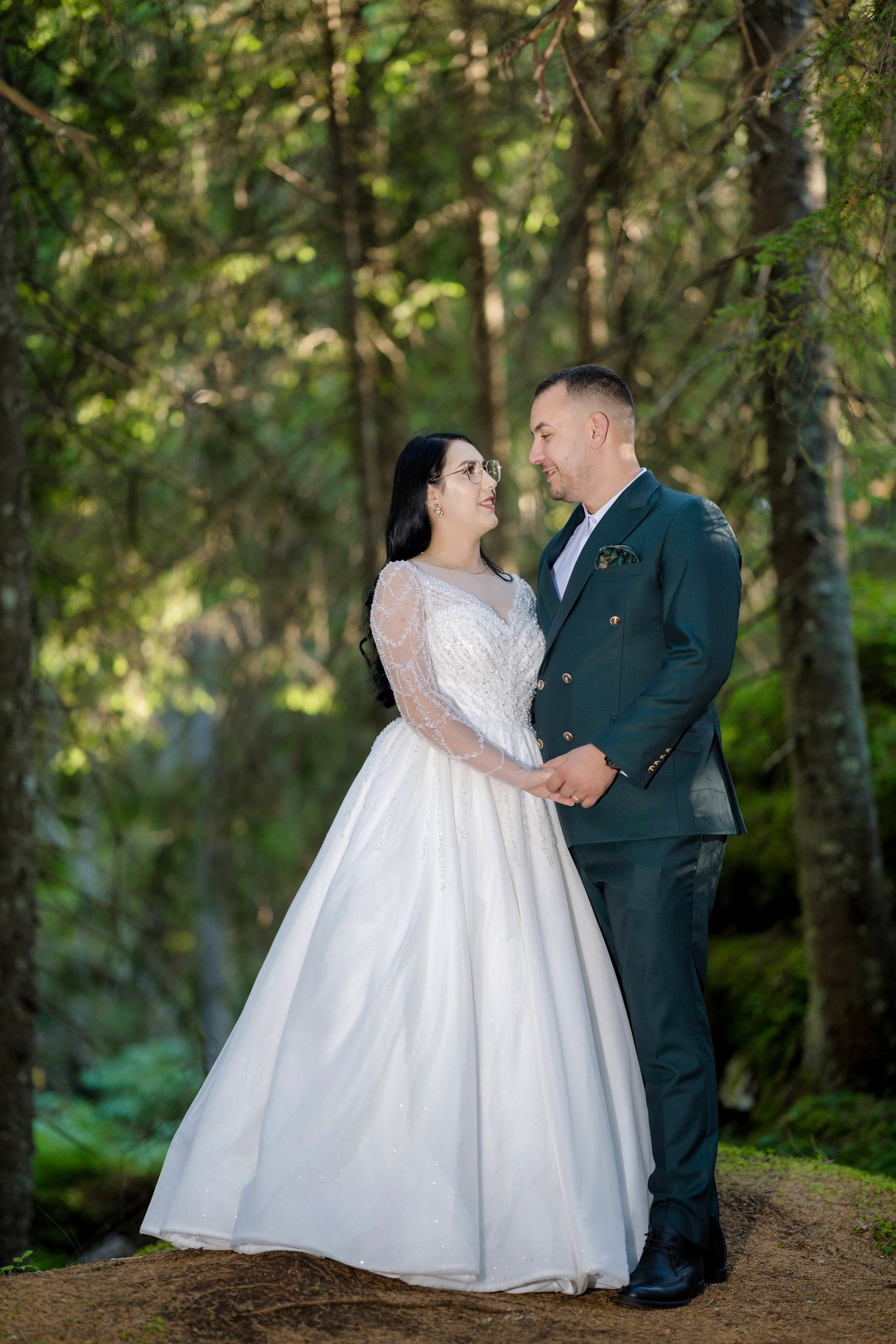 - nunta--fotograf-profesionist-botosani - fotografie-nunta-romantica - imagini-nunta-in-natura-alin-chirila-fotograf - fotografii-cuplu-indragostit-nunta-botosani - sedinta-foto-miri-andrei-iustina-alinofotostudio - amintiri-din-nunta-realizate-de-fotograf-profesionist - povestea-nuntii-andrei-si-iustina-in-imagini-alinofotostudio-fotograf evenimente- evenimente Botoșani -fotograf Suceava - fotograf Iași- servicii foto. servicii foto Botoșani. servicii foto video Botoșani. fotograf nunta. fotograf evenimente. fotograf nunta Botoșani. Alin chirila. Alin chirila fotograf. Alinofotostudio.- servicii foto. servicii foto Botoșani. servicii foto video Botoșani. fotograf nunta. fotograf evenimente. fotograf nunta Botoșani. Alin chirila. Alin chirila fotograf. Alinofotostudio.fotograf stare civilă,poze stare civilă,album foto stare civilă,servicii foto suceava,fotograf evenimente suceava,fotograf nuntă suceava,poze cununie civilă,ședință foto stare civilă,sesiune foto suceava,fotograf profesionist suceava,fotograf botosani,stare civila botosani,alinofotostudio,alin chirila fotograf.servicii foto. servicii foto Botoșani. servicii foto video Botoșani. fotograf nunta. fotograf evenimente. fotograf nunta Botoșani. Alin chirila. Alin chirila fotograf. Alinofotostudio.fotograf stare civilă,poze stare civilă,album foto stare civilă,servicii foto suceava,fotograf evenimente suceava,fotograf nuntă suceava,poze cununie civilă,ședință foto stare civilă,sesiune foto suceava,fotograf profesionist suceava,fotograf botosani,stare civila povestitor prin fotografiebotosani,alinofotostudio,alin chirila fotograf,servicii foto. servicii foto Botoșani. servicii foto video Botoșani. fotograf nunta. fotograf evenimente. fotograf nunta Botoșani. Alin chirila. Alin chirila fotograf. Alinofotostudio.fotograf stare civilă,poze stare civilă,album foto stare civilă,servicii foto suceava,fotograf evenimente suceava,fotograf nuntă suceava,poze cununie civilă,ședință foto stare civilă,sesiune foto suceava,fotograf profesionist suceava,fotograf botosani,stare civila botosani,alinofotostudio,alin chirila fotograf,cununie religioasă botoșani,andreea și neculai,capela militară botoșani,foto conacul zăicești,fotograf nuntă botoșani,fotograf cununie religioasă,foto evenimente botoșani,poze cununie capela militară,ședință foto zăicești,fotograf profesionist botoșaniMire și mireasă – Sergiu & Liliana – ziua nunții, 2024 - Emoții în ziua nunții – Sergiu și Liliana - Dansul mirilor – fotografie artistică nuntă 2024 - Sedinta foto romantică în natură – Sergiu & Liliana - Rochia de mireasă și detalii de nuntă elegan-Album de cununie civilă Florin și Anda – Fotografii profesionale realizate de Alin Chirilă în Botoșani -fotograf prin fotografie-Ședință foto Trash the Dress pe muntele Rarău cu Iulian și Iuliana – fotografie de cuplu, natură montană, emoție autentică surprinsă de Alin Chirilă, povestitor prin fotografie.- "Iulian și Iuliana pe crestele Rarăului – fotografie Trash the Dress în natură" - "Cuplu îmbrățișat la apus pe muntele Rarău – ședință foto după nuntă" - "Rochie de mireasă în vânt pe munte – Trash the Dress Rarău-1. Iulian și Iuliana pe muntele Rarău – ședință foto Trash the Dress în natură, cu peisaj montan spectaculos 2. Cuplu în îmbrățișare pe Rarău – emoție autentică surprinsă după nuntă 3. Rochie de mireasă în bătaia vântului – fotografie artistică Trash the Dress în munți 4. Mire și mireasă privind spre orizont – dragoste și libertate pe muntele Rarău 5. Iuliana zâmbind în rochia de mireasă – portret în natură, Trash the Dress 6. Iulian ținându-și mireasa de mână – ședință foto romantică pe munte 7. Detaliu cu rochia pe stâncă – estetică naturală Trash the Dress Rarău 8. Cuplu în mers pe poteca Rarăului – fotografie simbolică de după nuntă 9. Apus de soare pe Rarău în spatele mirilor – imagine de poveste Trash the Dress 10. Iulian și Iuliana râzând împreună – momente autentice surprinse de Alin Chirilă, povestitor prin fotografie