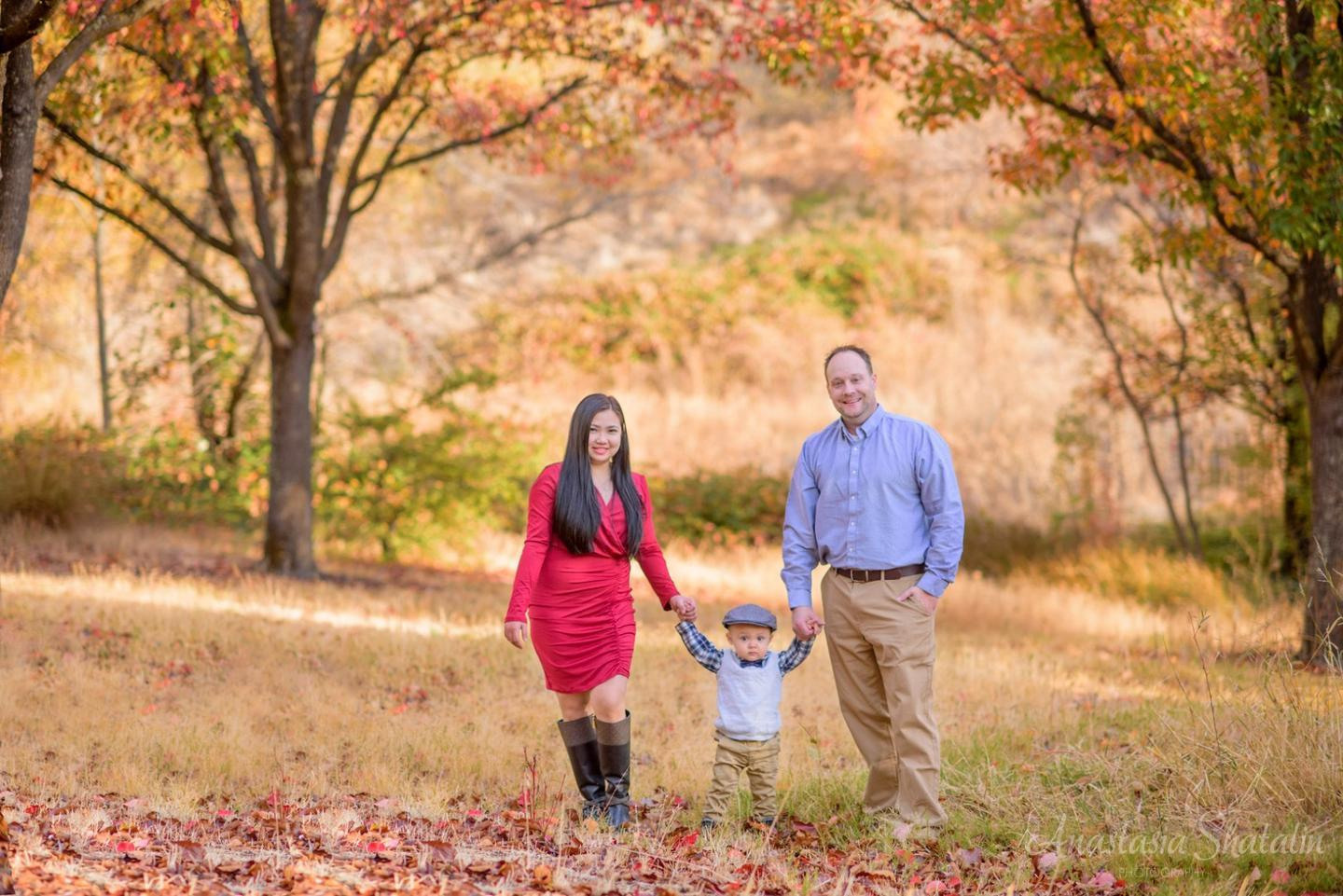 Outdoor fall family photographer Rocklin, CA. Family photographer in Roseville, Rocklin, Folsom, Sacramento