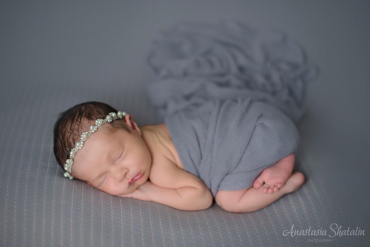 Newborn photography Roseville. Family photographer in Roseville, Rocklin, Folsom, Sacramento