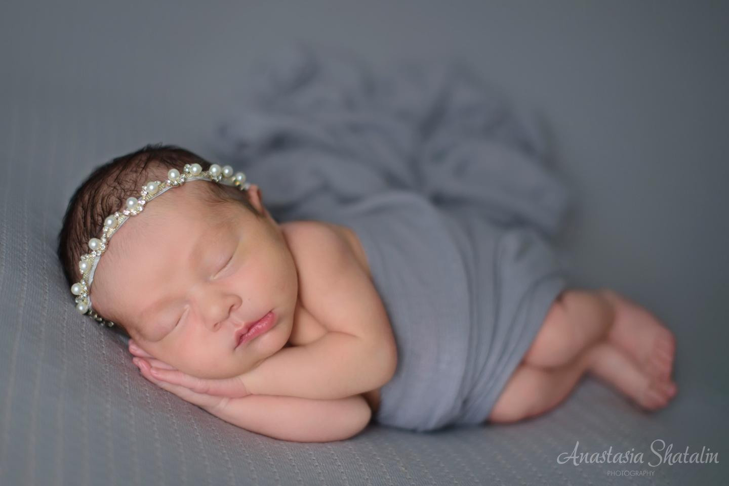 Newborn photography Roseville. Family photographer in Roseville, Rocklin, Folsom, Sacramento