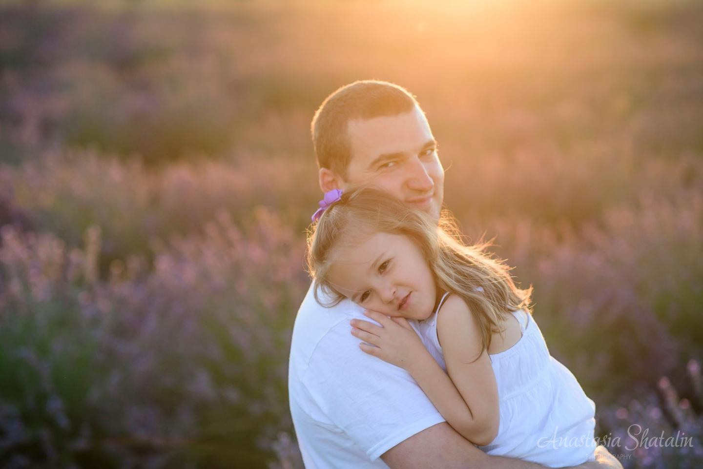 Lavender field photo shoot near Sacramento. Family photographer in Roseville, Rocklin, Folsom, Sacramento