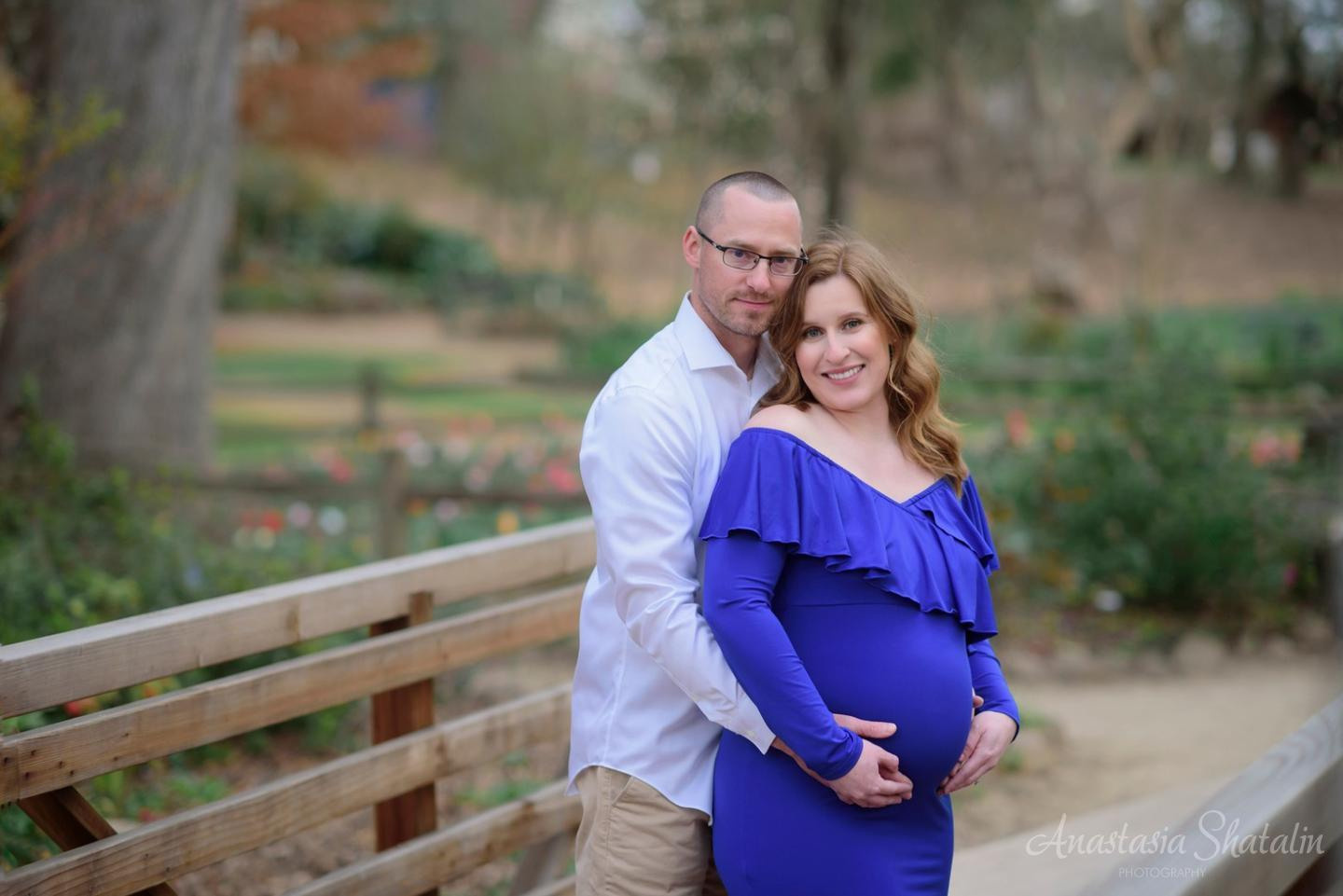 Maternity outdoor photography Carmichael, Fair oaks, Ranco Cordova. Family photographer in Roseville, Rocklin, Folsom, Sacramento
