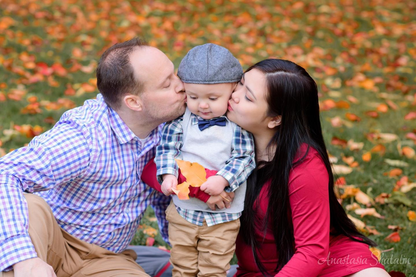 Outdoor fall family photographer Rocklin, CA. Family photographer in Roseville, Rocklin, Folsom, Sacramento