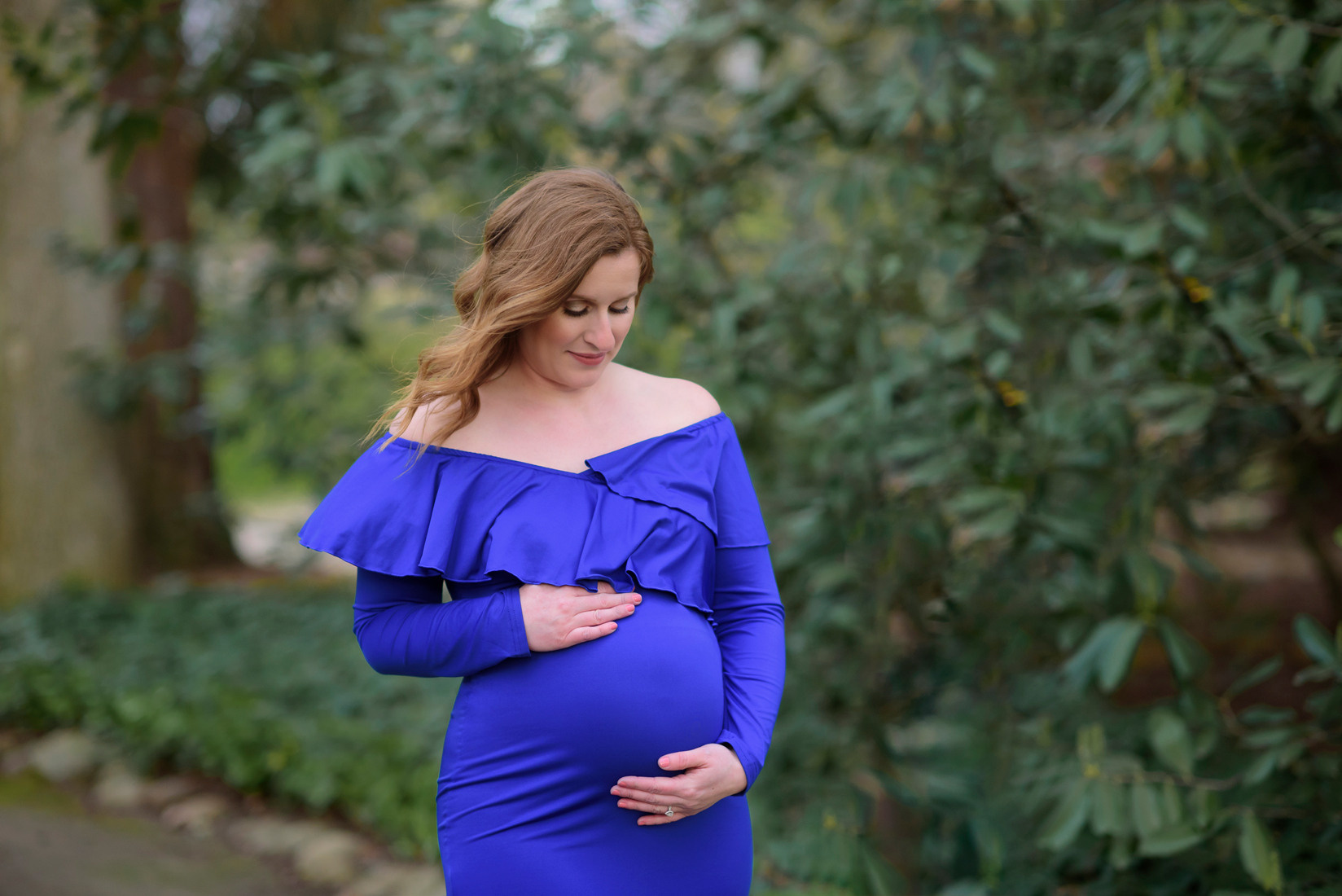 Maternity outdoor photography Carmichael, Fair oaks, Ranco Cordova. Family photographer in Roseville, Rocklin, Folsom, Sacramento