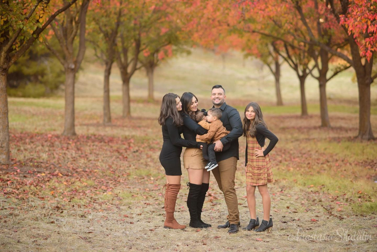 Fall autumn photography Folsome, Roseville, Rocklin. Family photographer in Roseville, Rocklin, Folsom, Sacramento