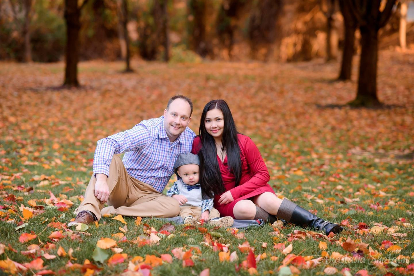 Outdoor fall family photographer Rocklin, CA. Family photographer in Roseville, Rocklin, Folsom, Sacramento